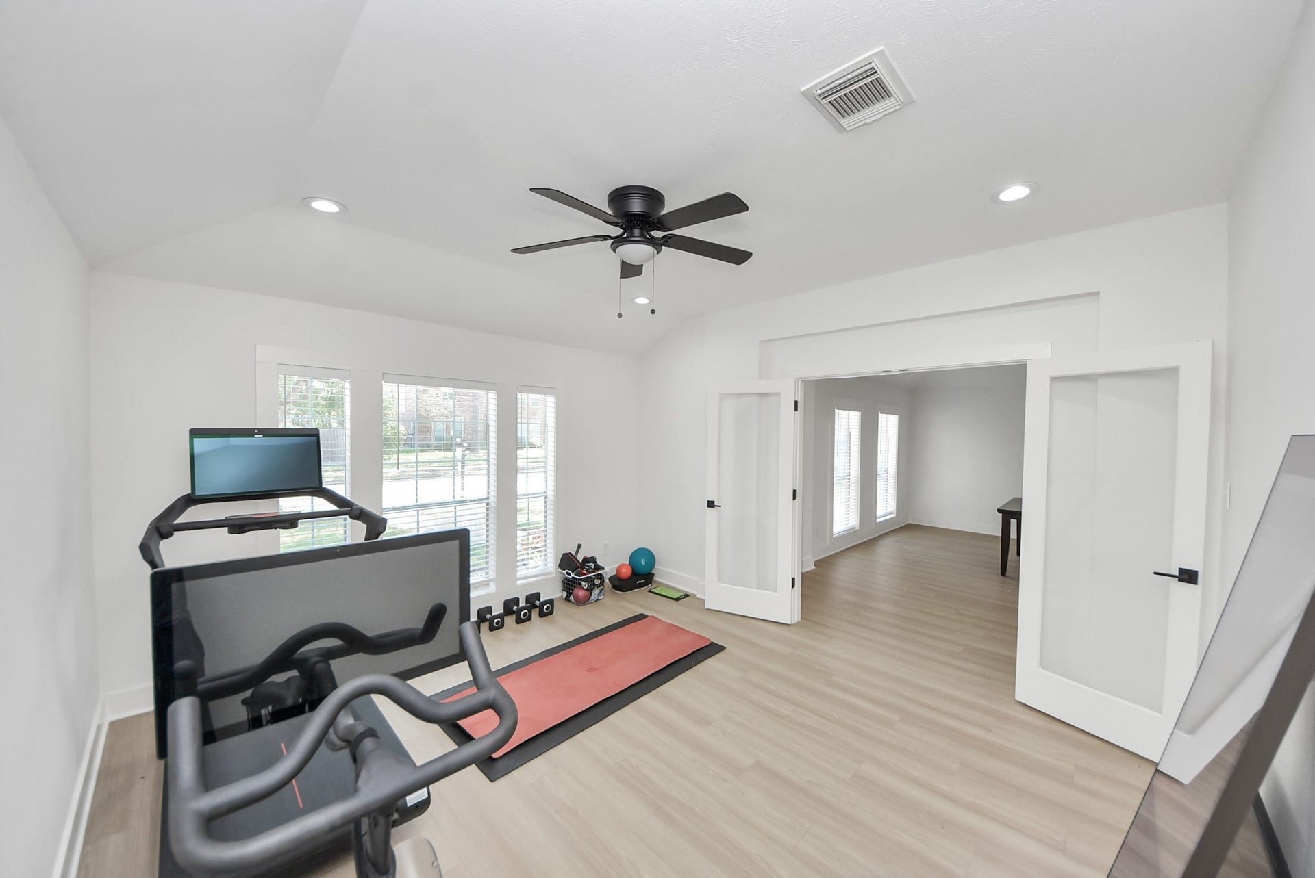 2914 Laguna Shores Lane, League City, TX 77573 2914 Laguna Shores Lane, League City, TX 77573