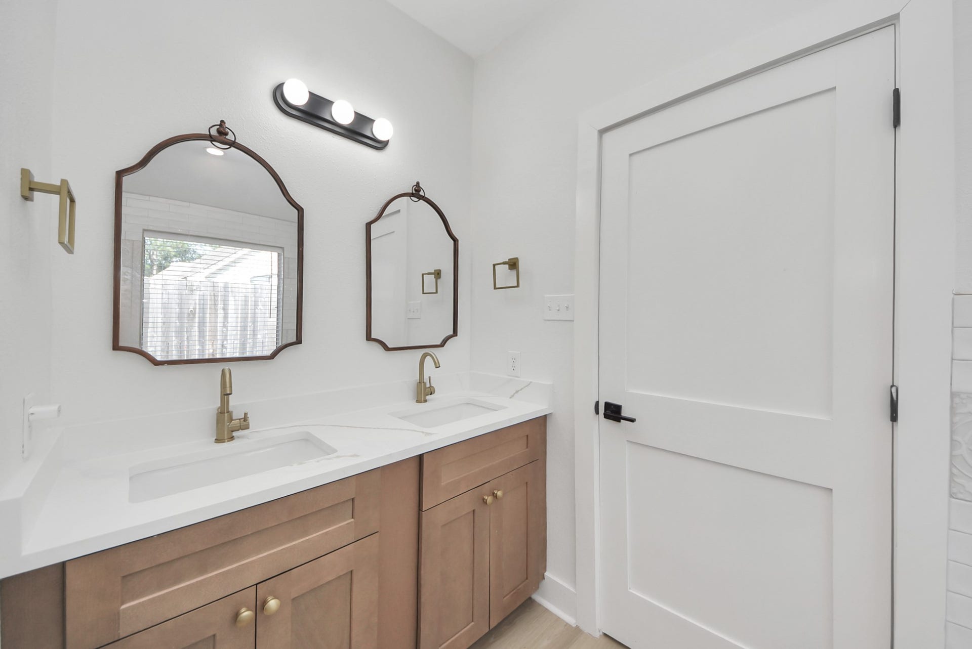 2914 Laguna Shores Lane, League City, TX 77573 2914 Laguna Shores Lane, League City, TX 77573