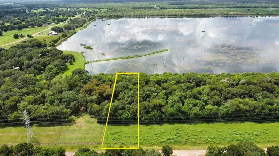 Property photo for 201 Middle Bayou Trail, Angleton, TX