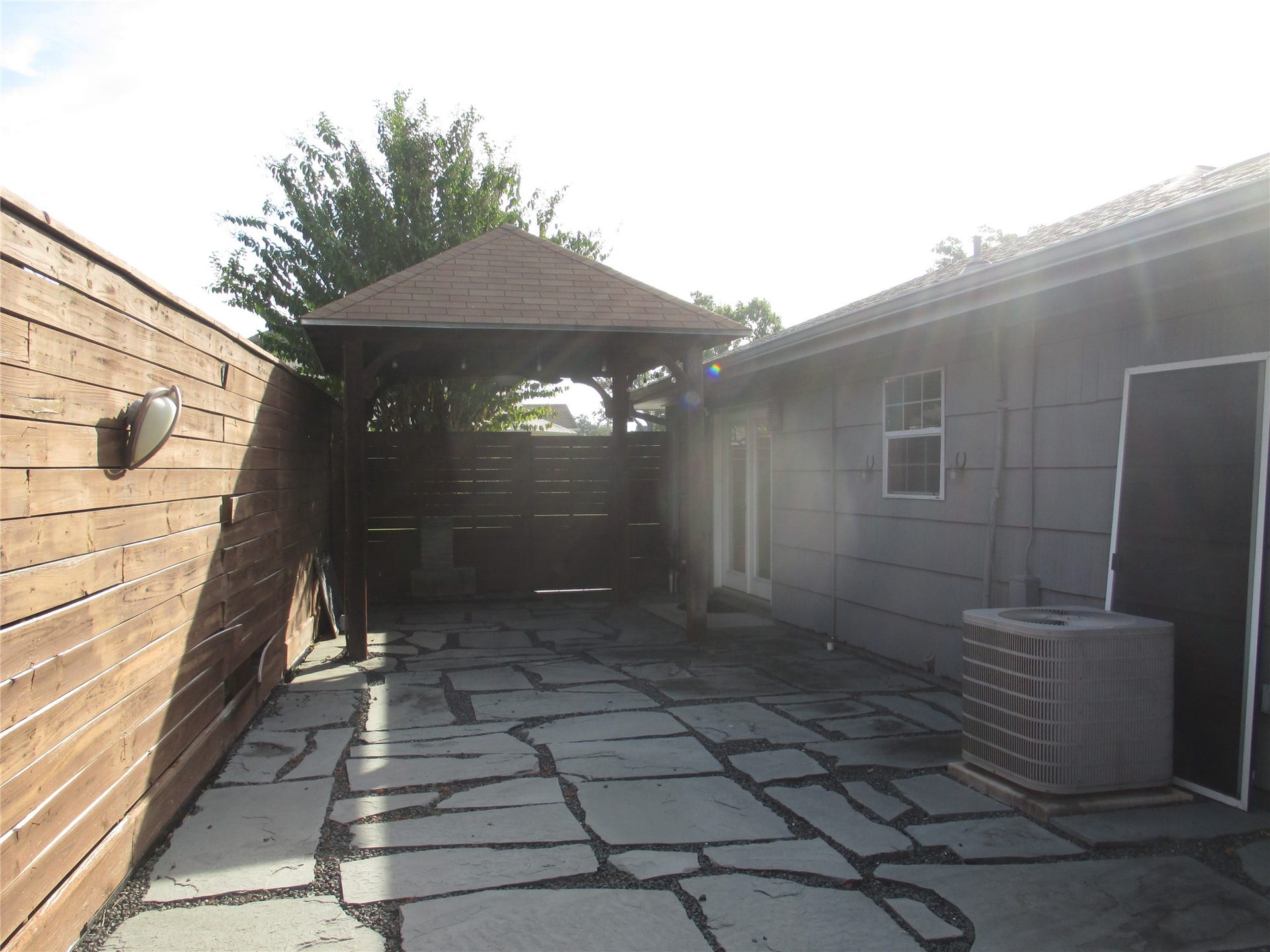 1631 Woodvine Drive, Houston, TX 77055