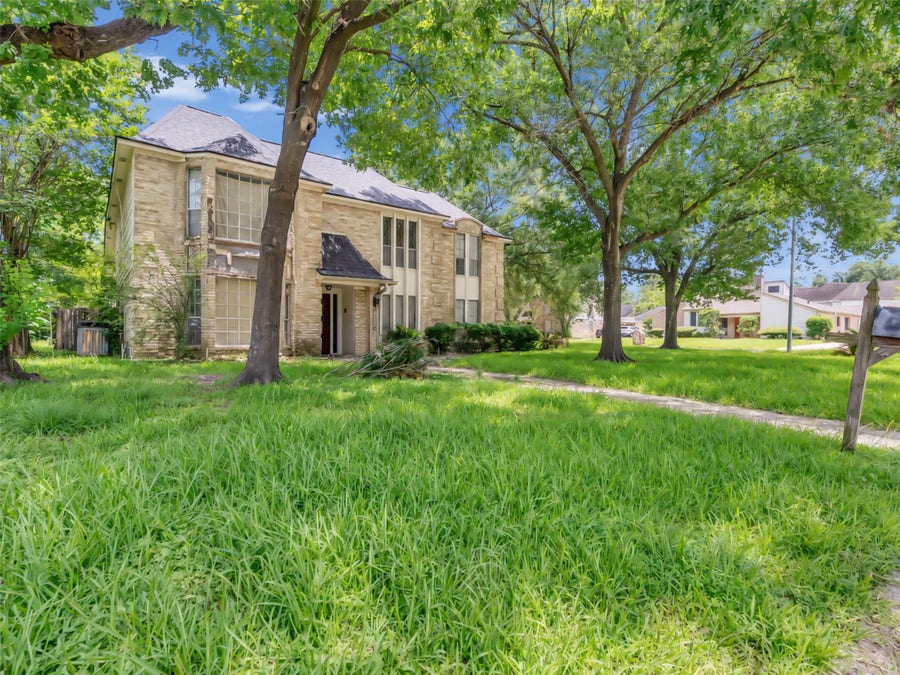 Property photo for 15502 Dawnbrook Drive, Houston, TX