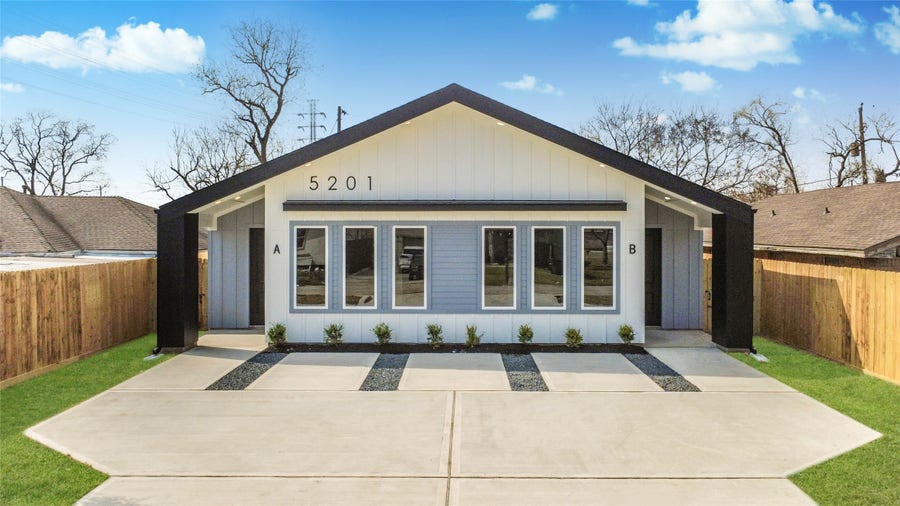Property photo for 5201 Fairchild St Street, #B, Houston, TX