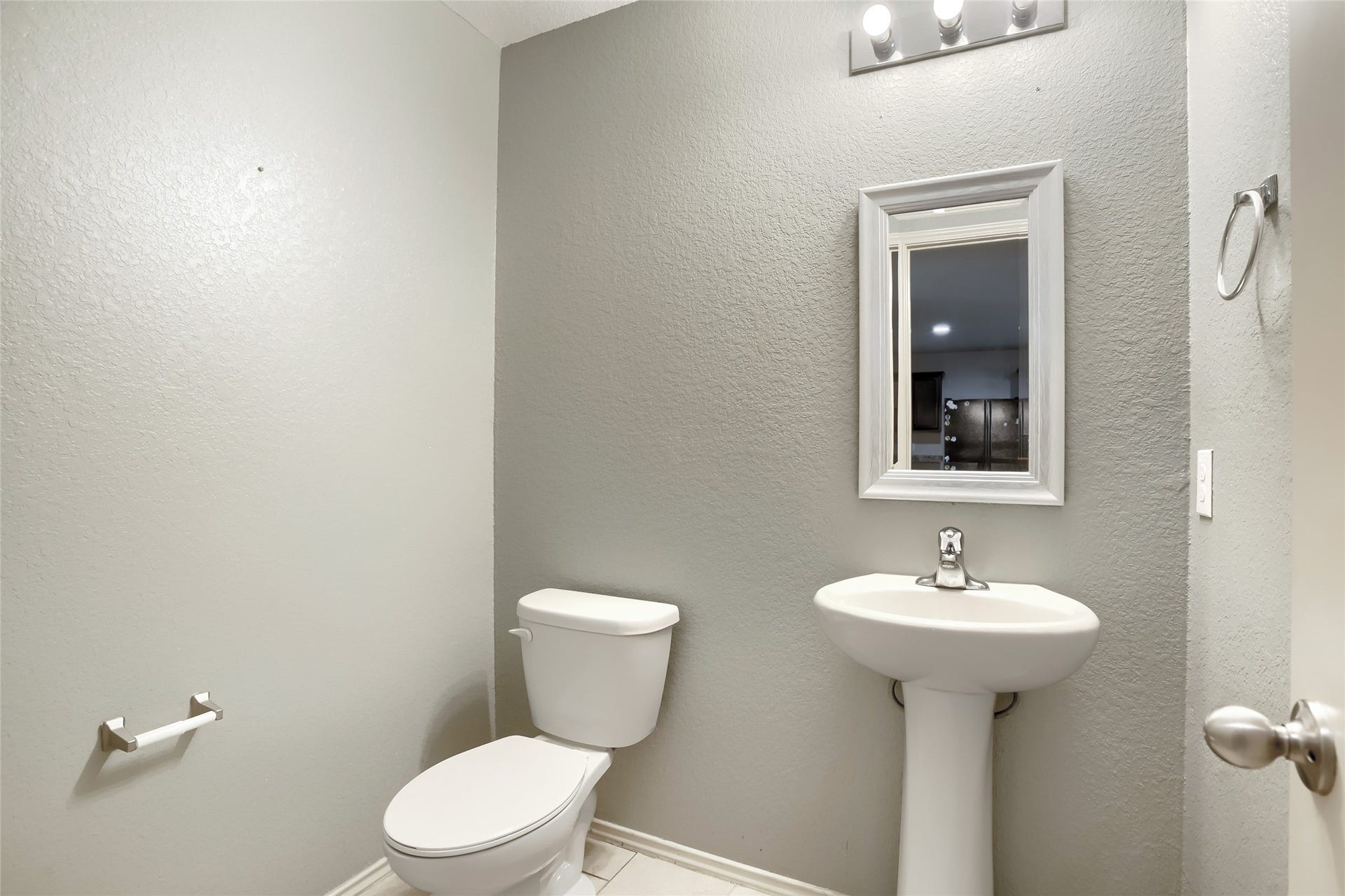 23531 Dukes Run Drive, Spring, TX 77373 Powder Room
