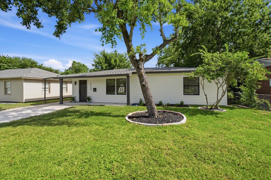 Property photo for 5123 Willow Glen Drive, Houston, TX