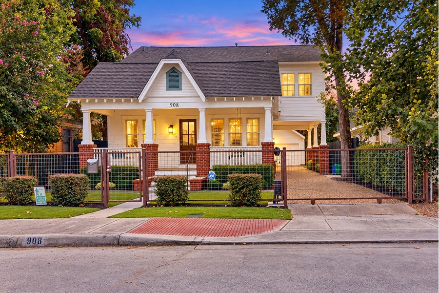 Property photo for 908 Tabor Street, Houston, TX