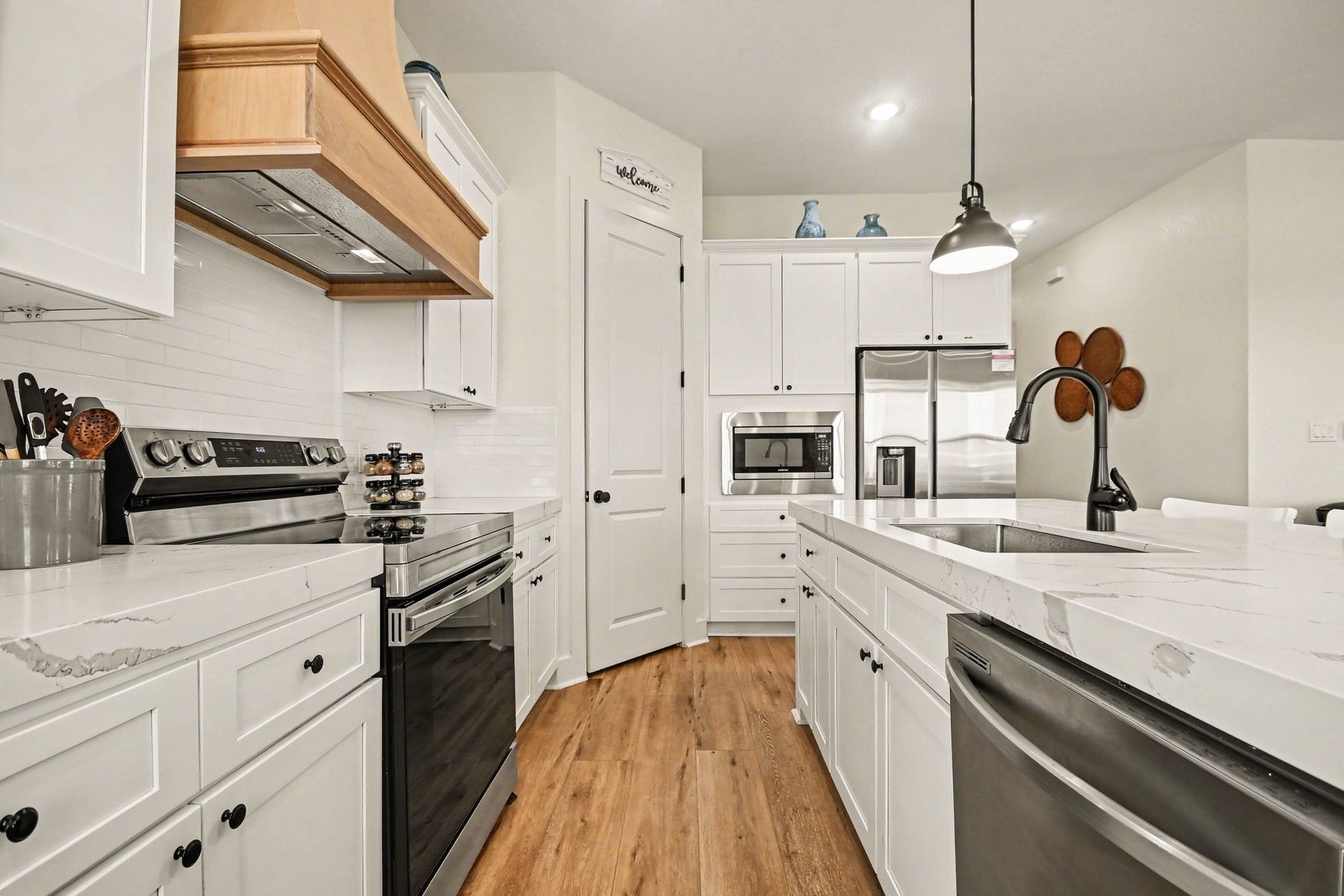 2431 103rd Street, Galveston, TX 77554 2431 103rd Street, Galveston, TX 77554