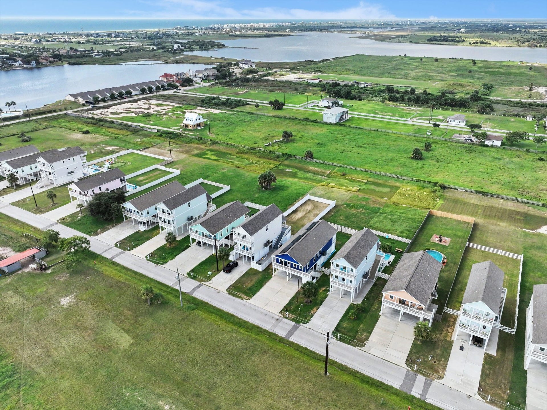 2431 103rd Street, Galveston, TX 77554 2431 103rd Street, Galveston, TX 77554