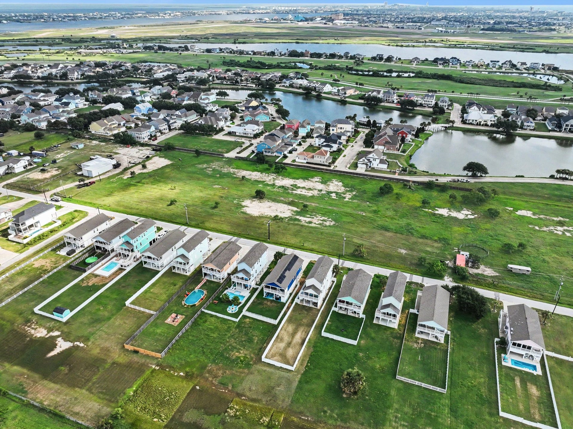 2431 103rd Street, Galveston, TX 77554 2431 103rd Street, Galveston, TX 77554
