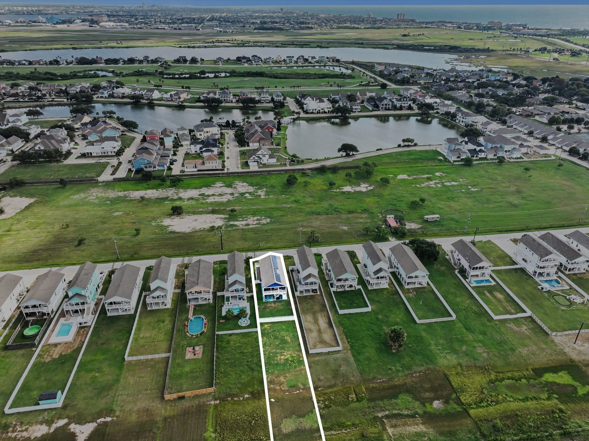 2431 103rd Street, Galveston, TX 77554 2431 103rd Street, Galveston, TX 77554
