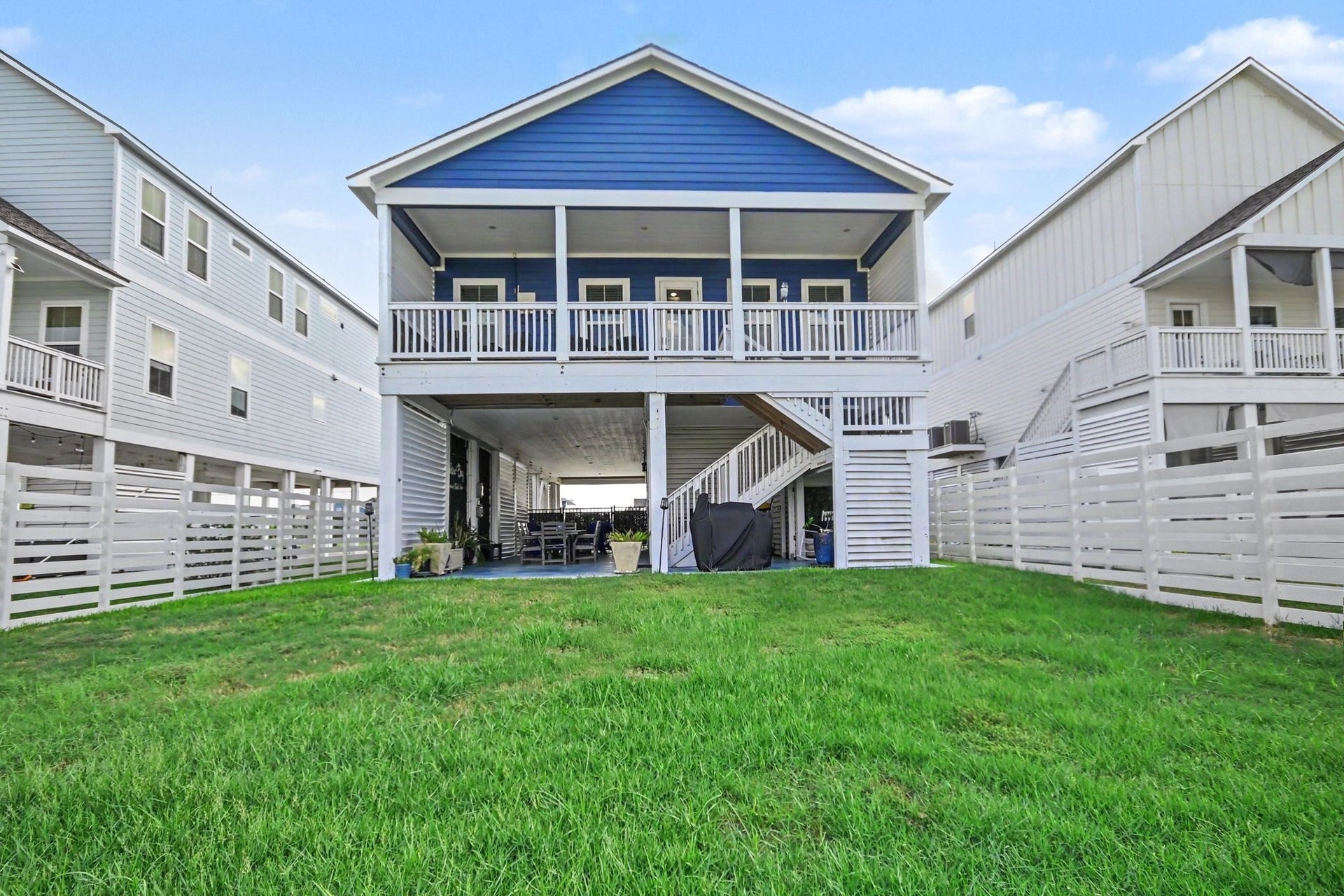 2431 103rd Street, Galveston, TX 77554 2431 103rd Street, Galveston, TX 77554