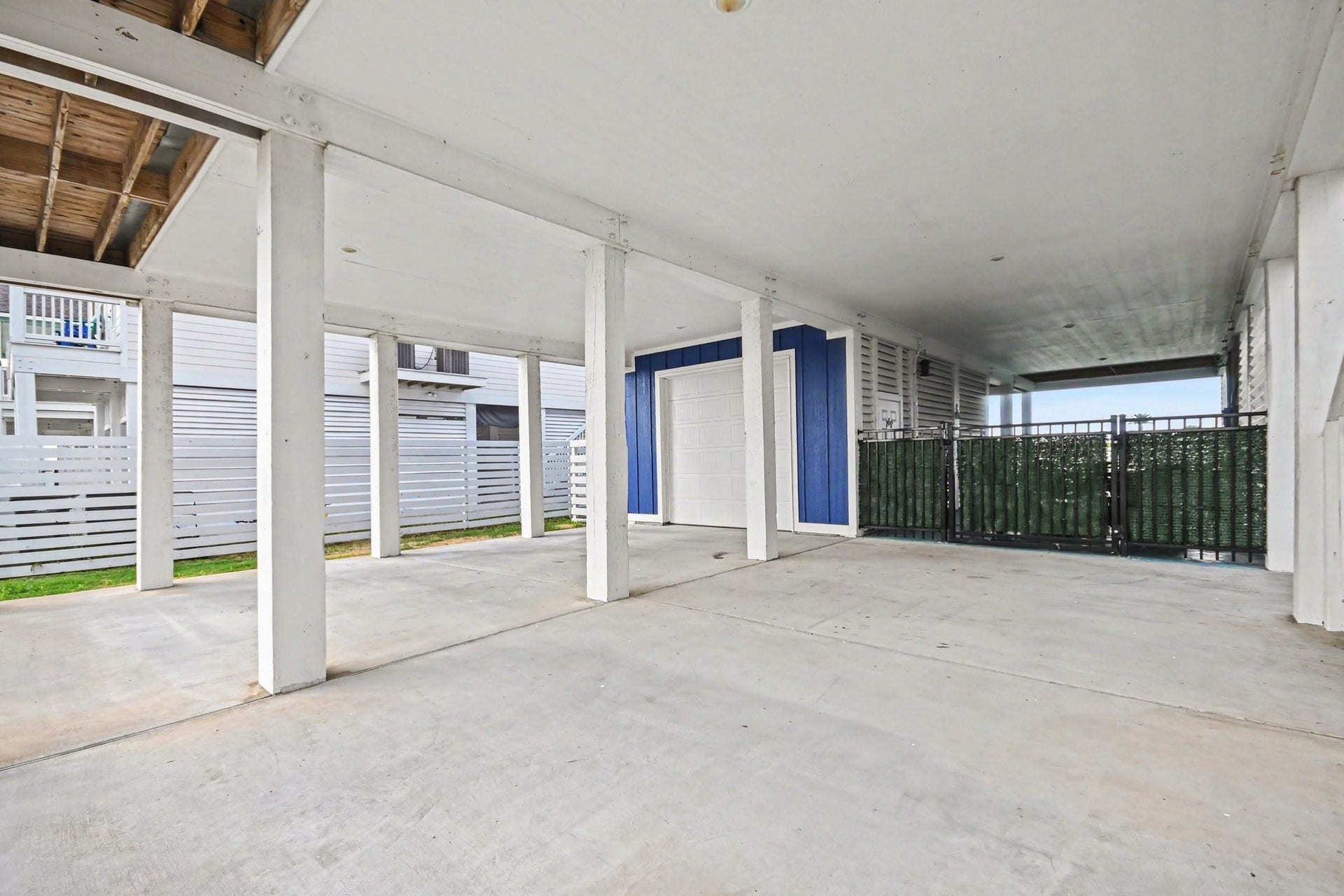 2431 103rd Street, Galveston, TX 77554 2431 103rd Street, Galveston, TX 77554