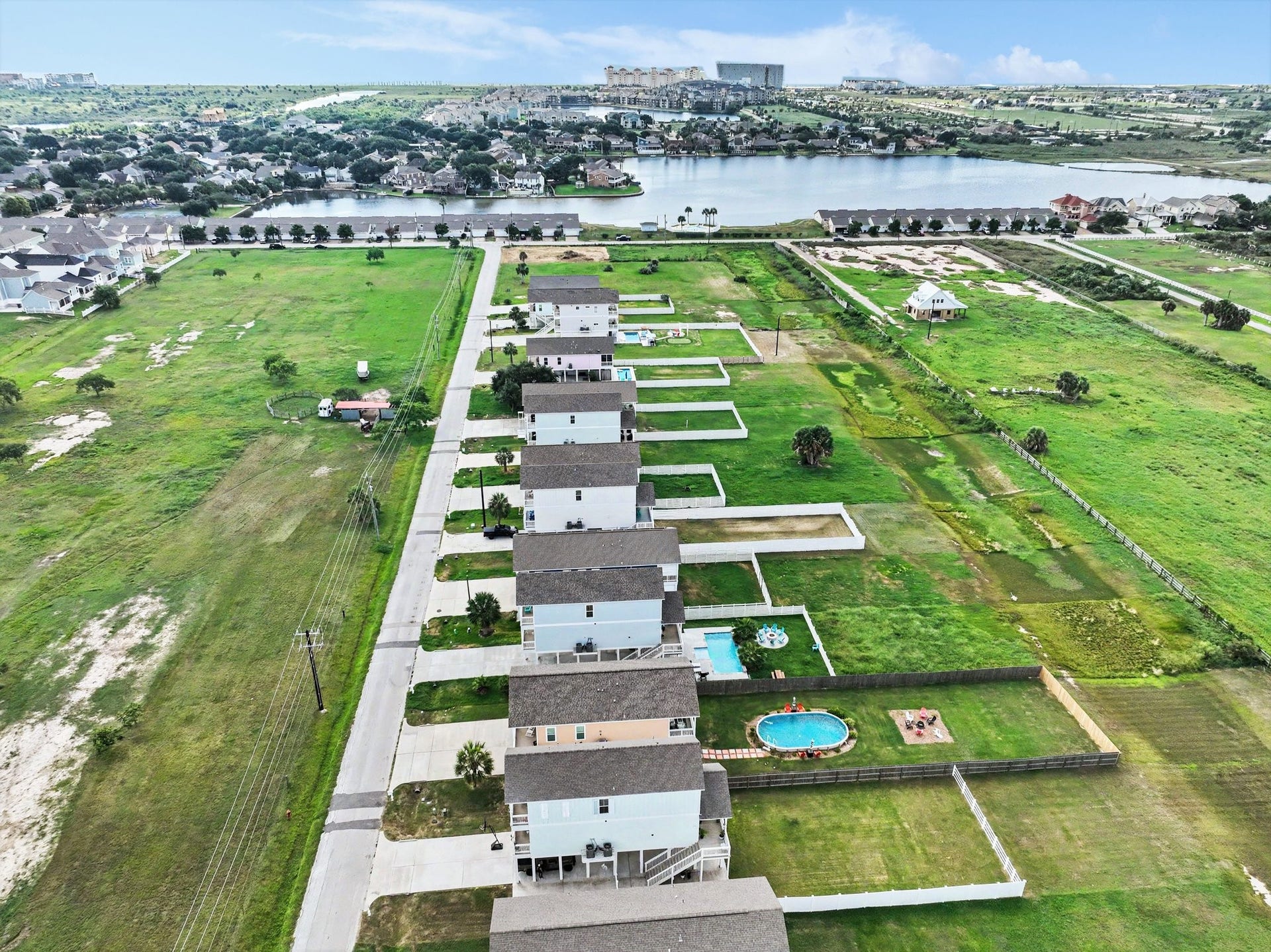 2431 103rd Street, Galveston, TX 77554 2431 103rd Street, Galveston, TX 77554