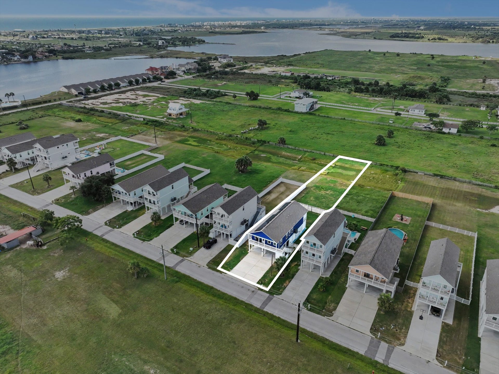 2431 103rd Street, Galveston, TX 77554 2431 103rd Street, Galveston, TX 77554