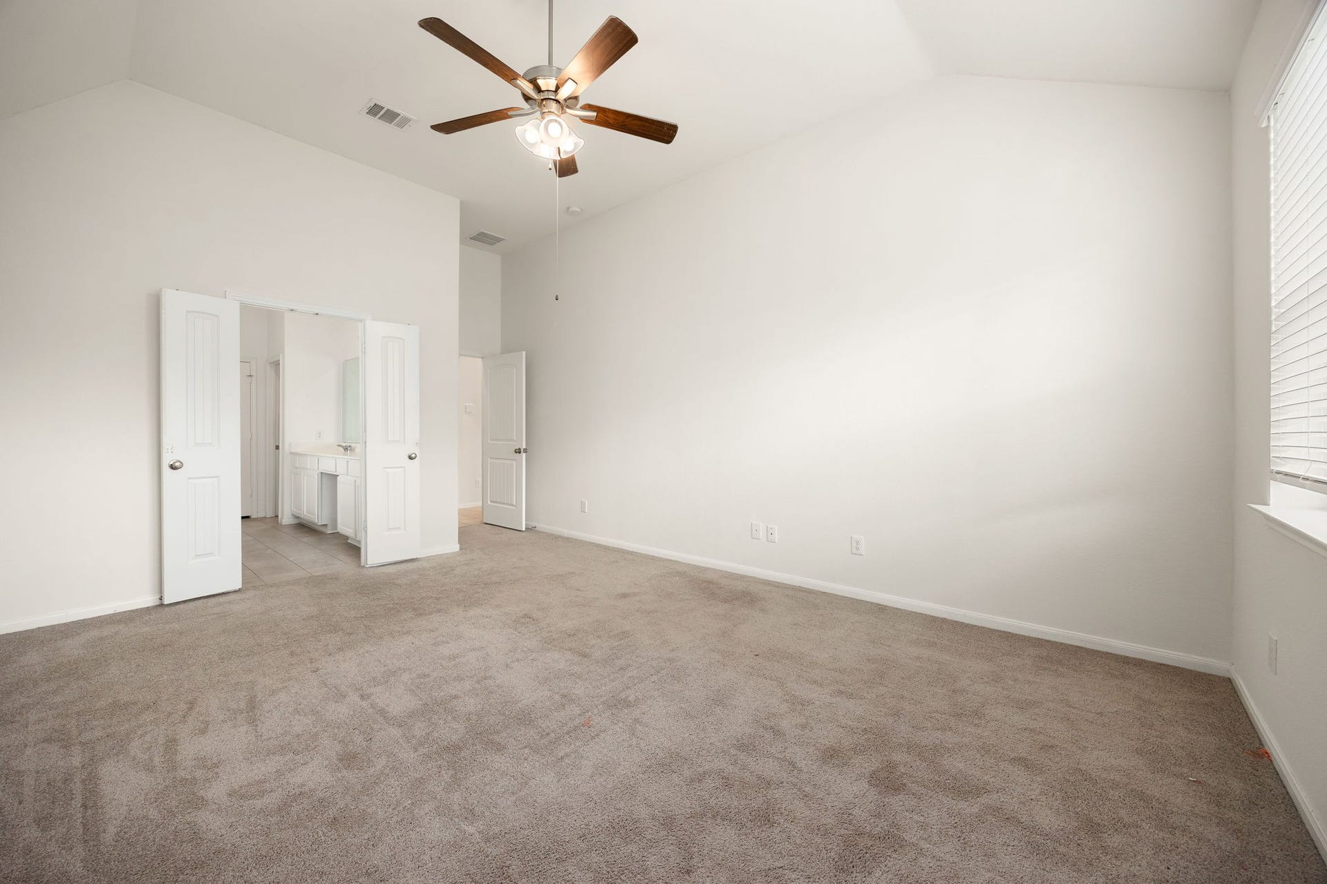 32307 Elmwood Manor, Waller, TX 77484 32307 Elmwood Manor, Waller, TX 77484