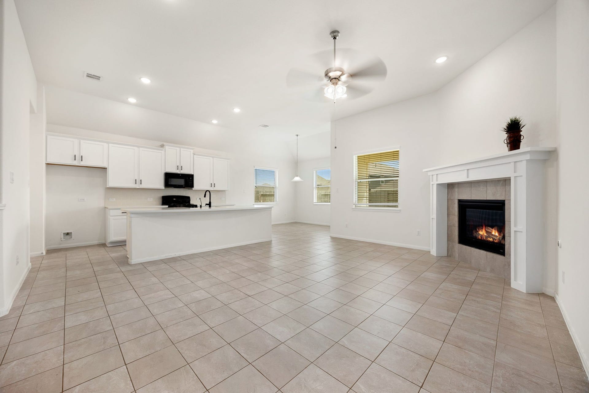 32307 Elmwood Manor, Waller, TX 77484 32307 Elmwood Manor, Waller, TX 77484