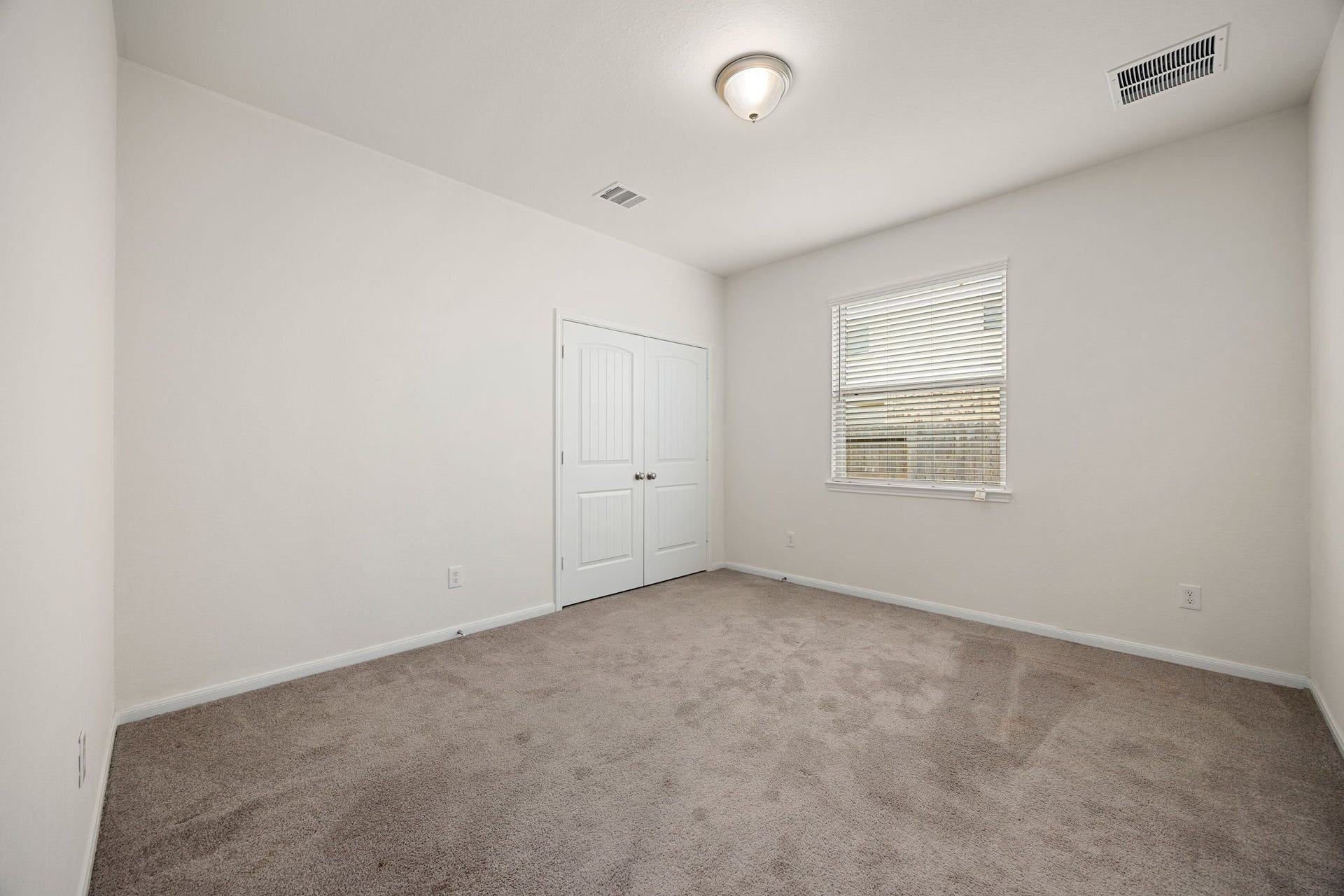 32307 Elmwood Manor, Waller, TX 77484 32307 Elmwood Manor, Waller, TX 77484