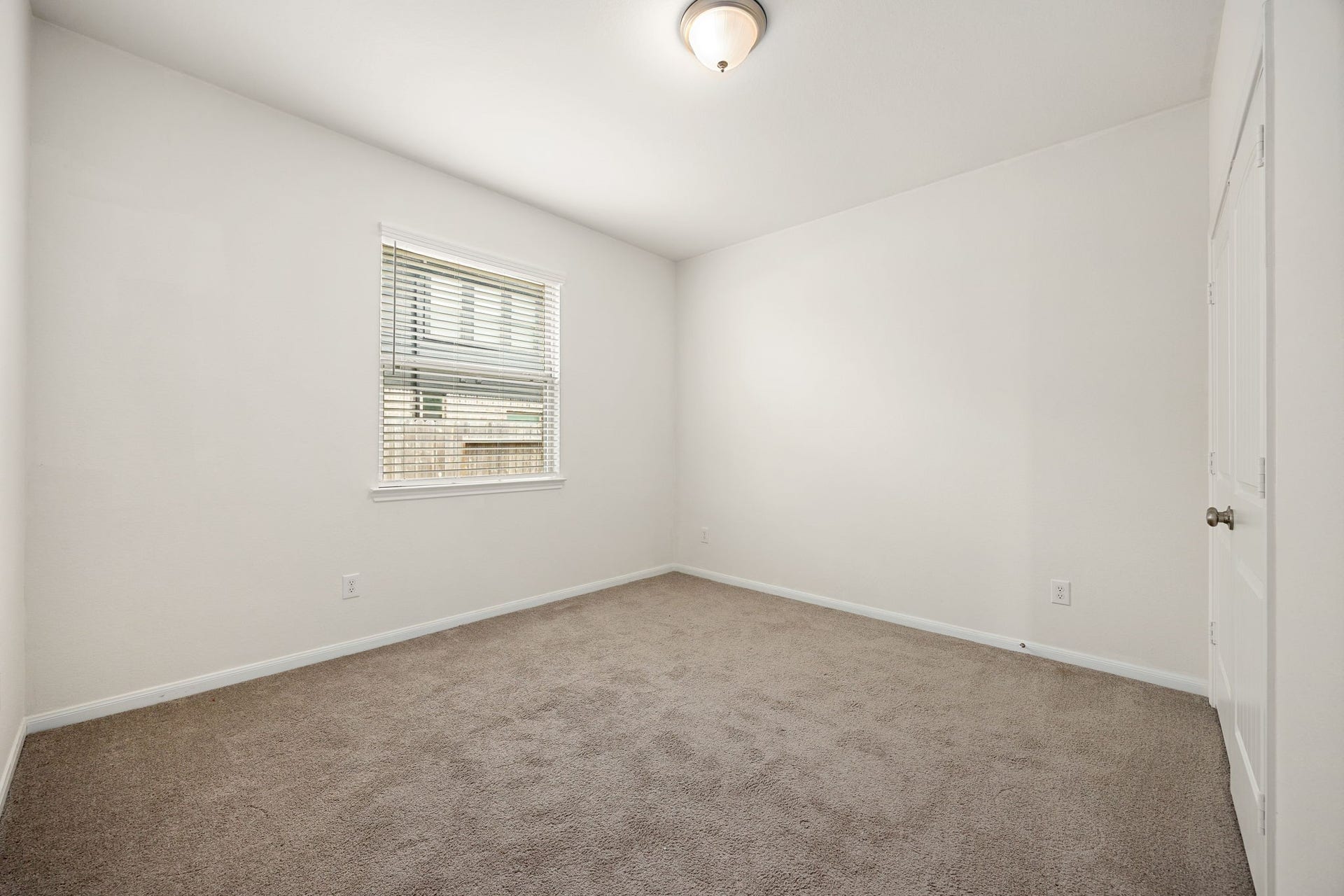 32307 Elmwood Manor, Waller, TX 77484 32307 Elmwood Manor, Waller, TX 77484