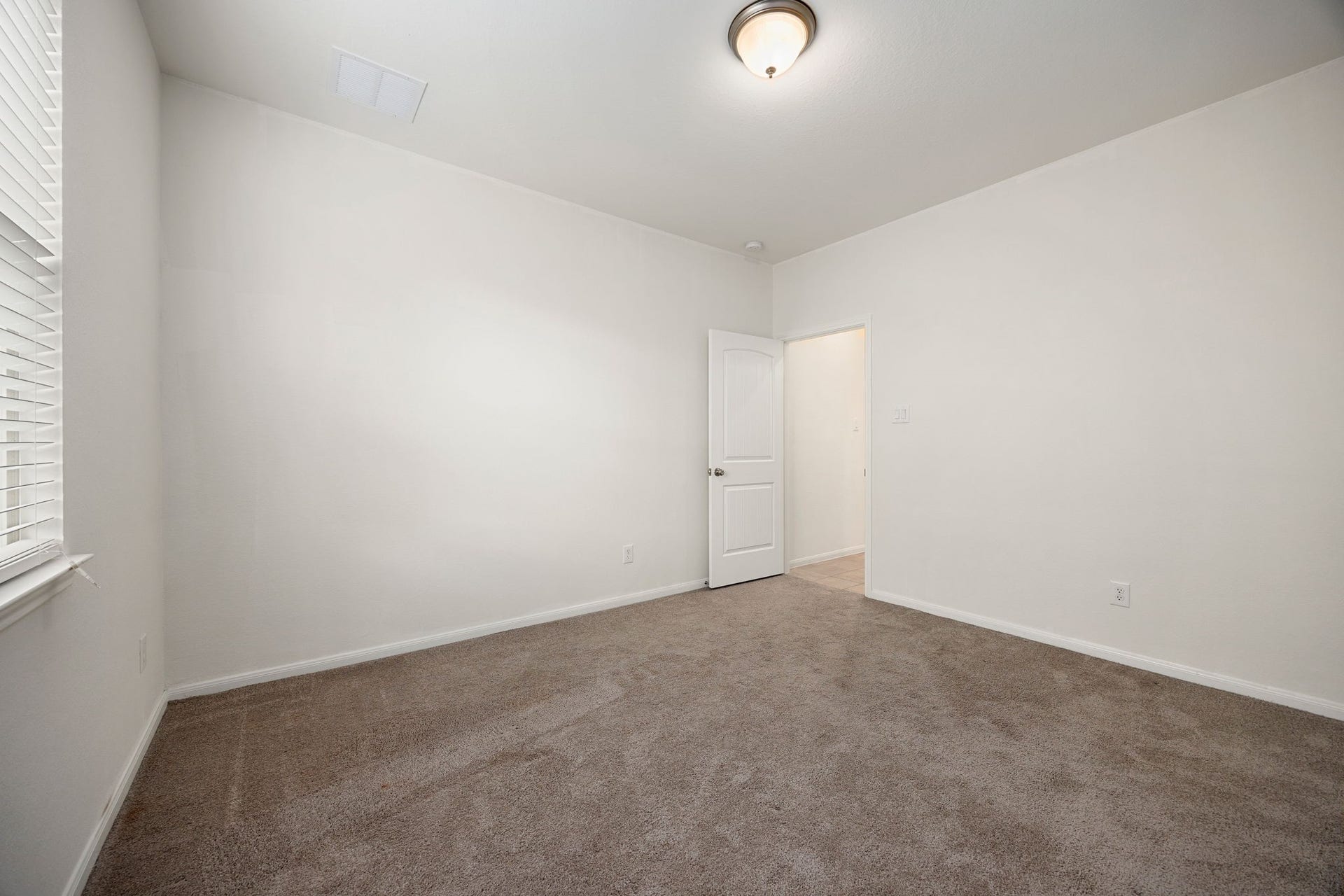 32307 Elmwood Manor, Waller, TX 77484 32307 Elmwood Manor, Waller, TX 77484