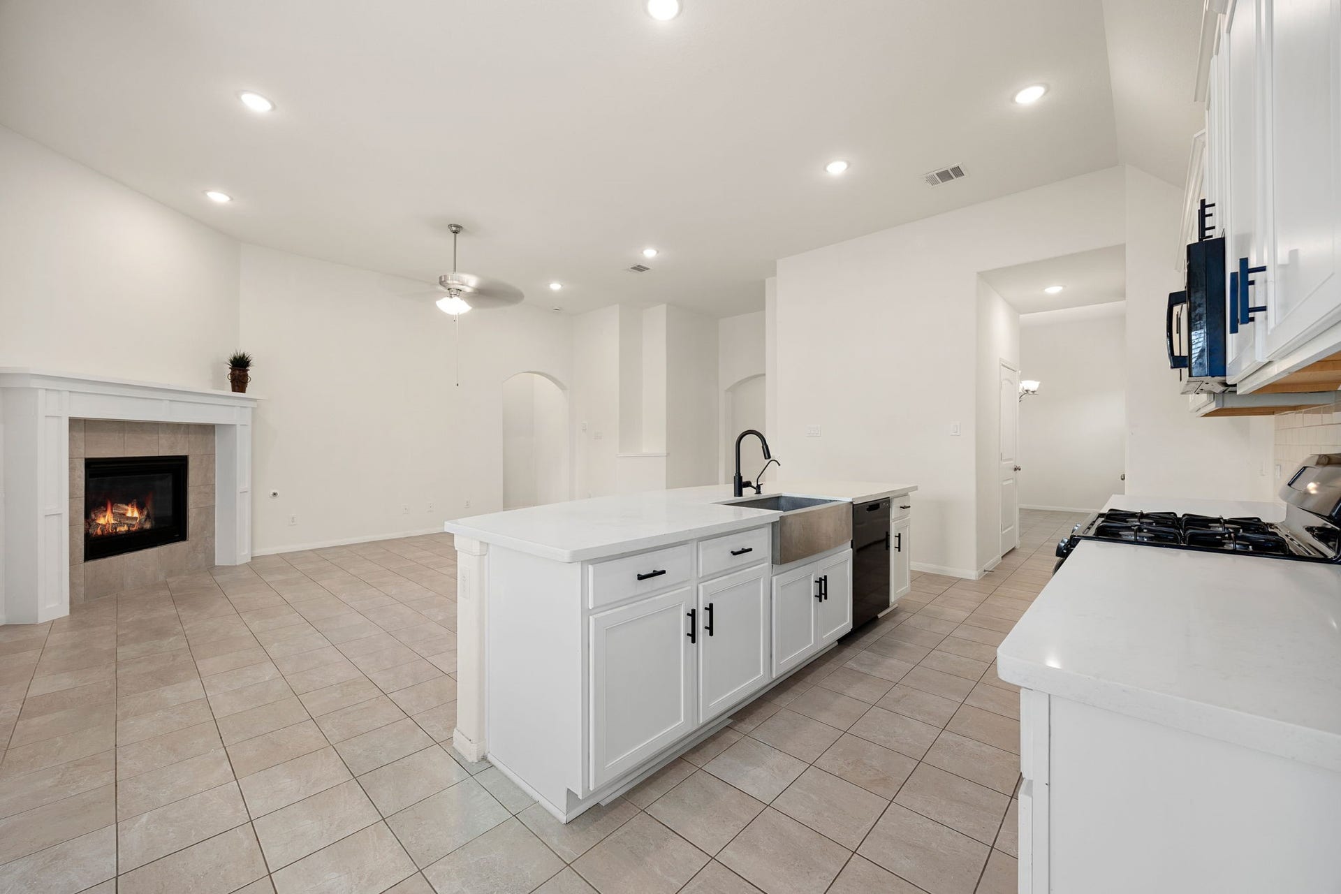 32307 Elmwood Manor, Waller, TX 77484 32307 Elmwood Manor, Waller, TX 77484