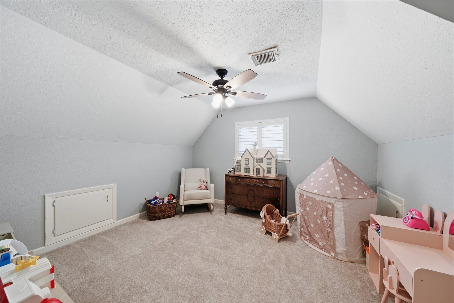 3037 Longwood Lane, Dickinson, TX 77539 Large bedroom 3, upstairs
