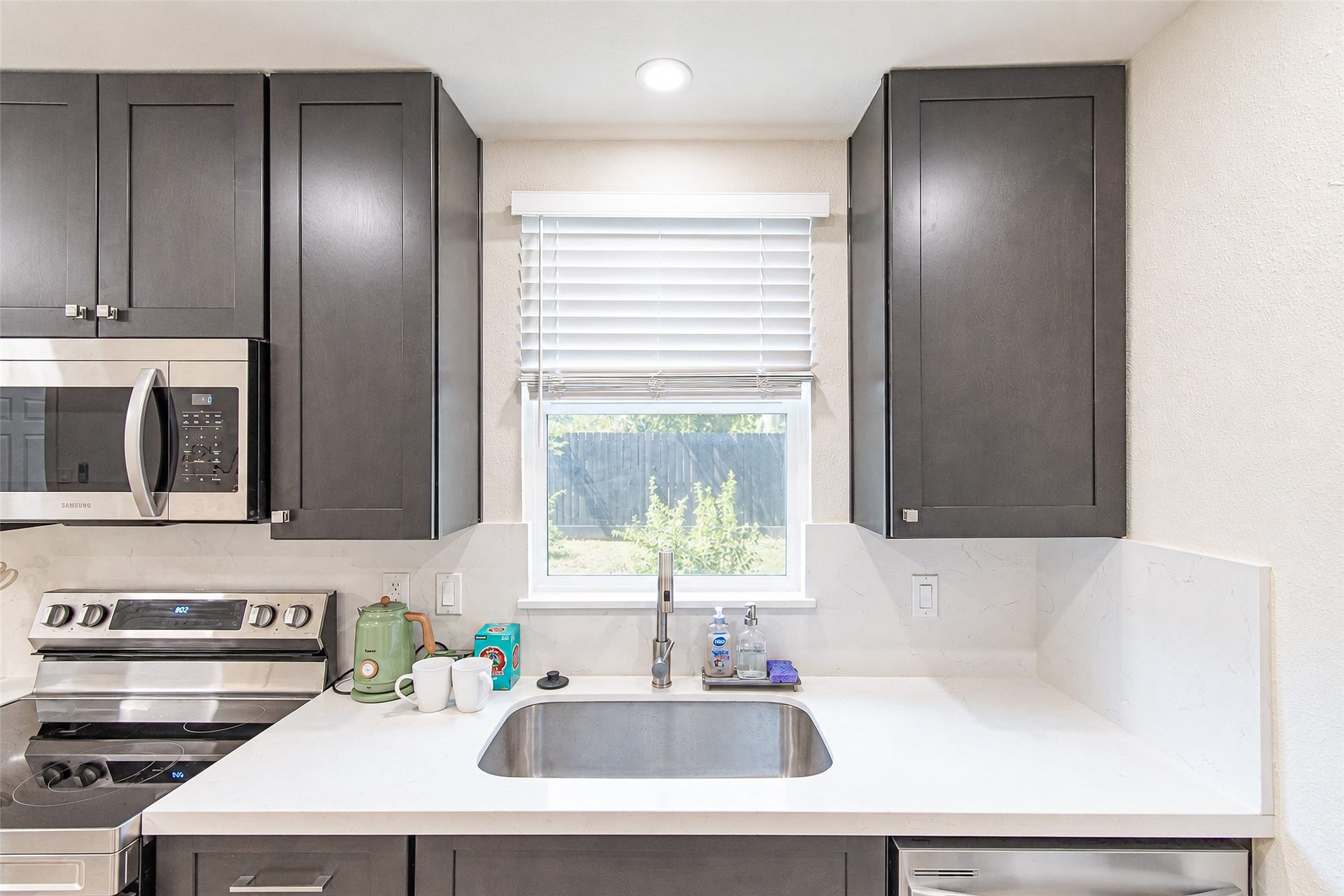 5326 De Lange Lane, Houston, TX 77092 5326 De Lange Lane, Houston, TX 77092