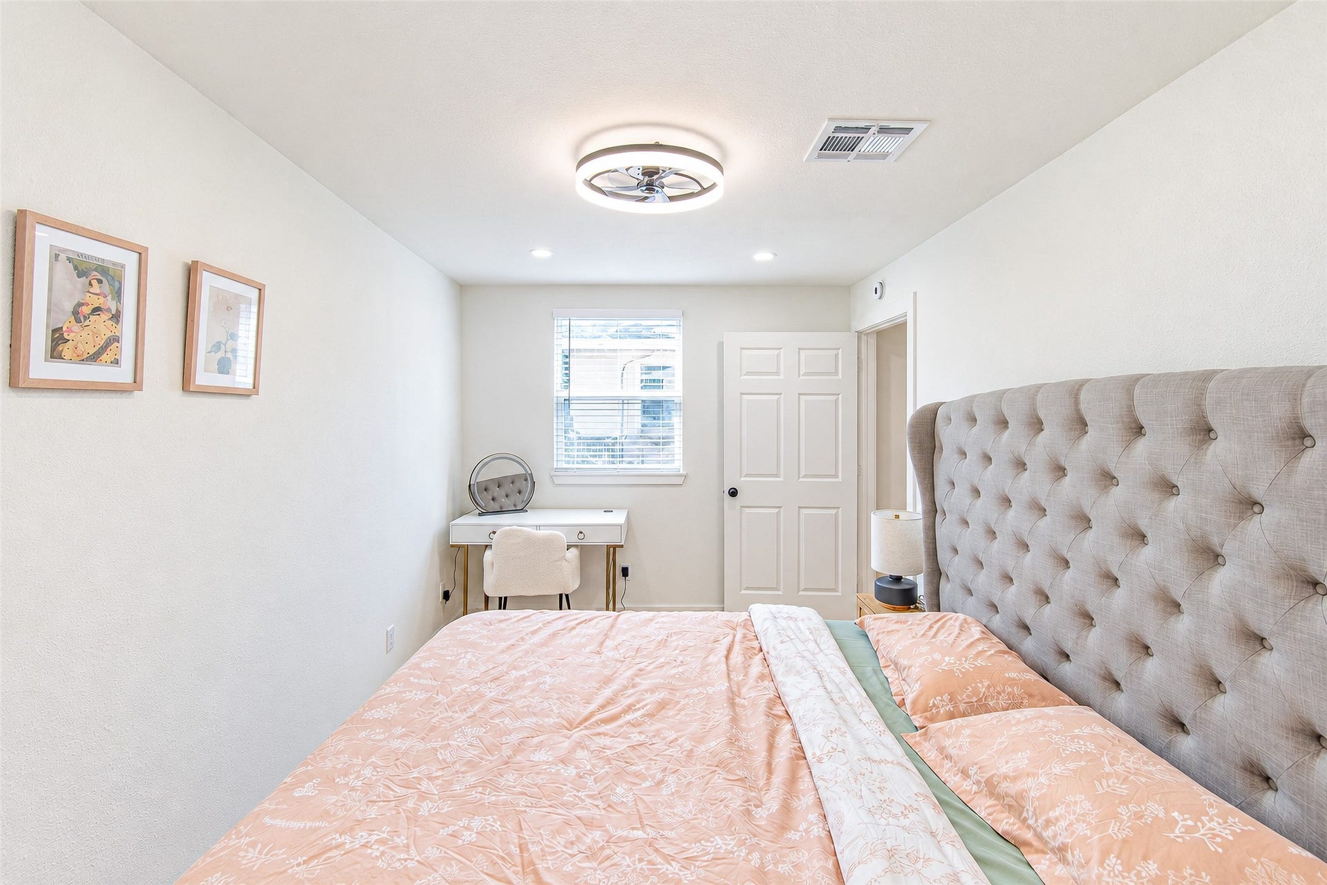 5326 De Lange Lane, Houston, TX 77092 5326 De Lange Lane, Houston, TX 77092