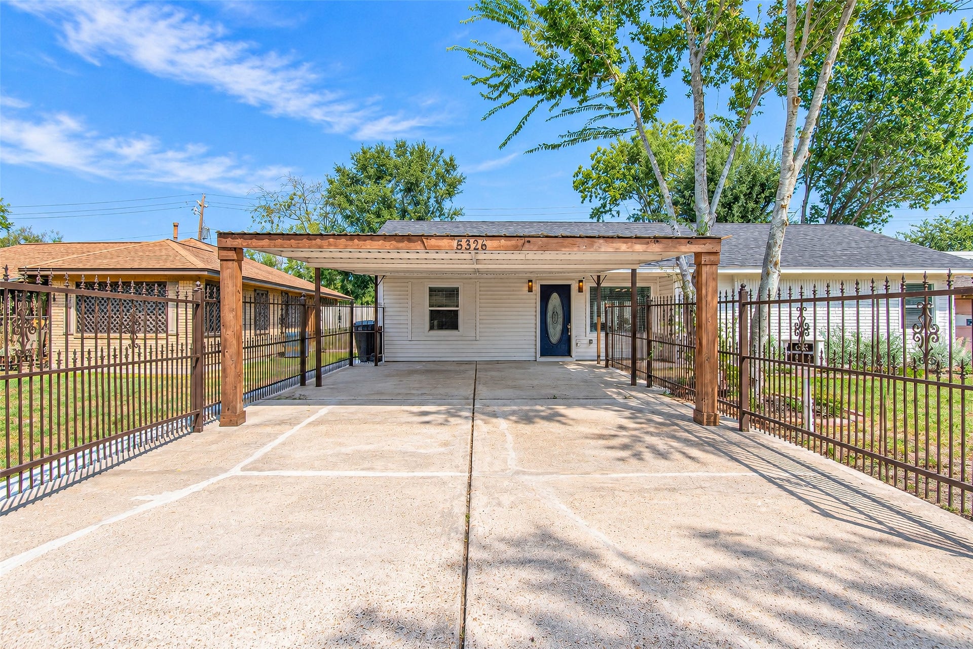 5326 De Lange Lane, Houston, TX 77092 5326 De Lange Lane, Houston, TX 77092