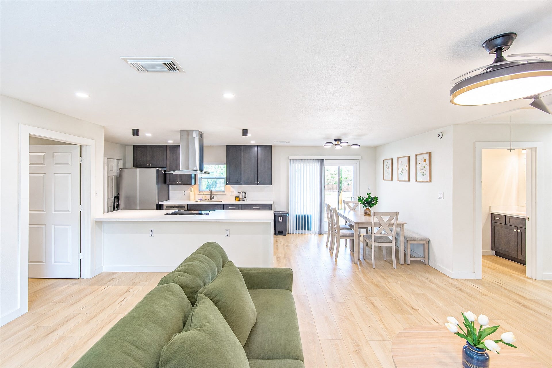 5326 De Lange Lane, Houston, TX 77092 5326 De Lange Lane, Houston, TX 77092