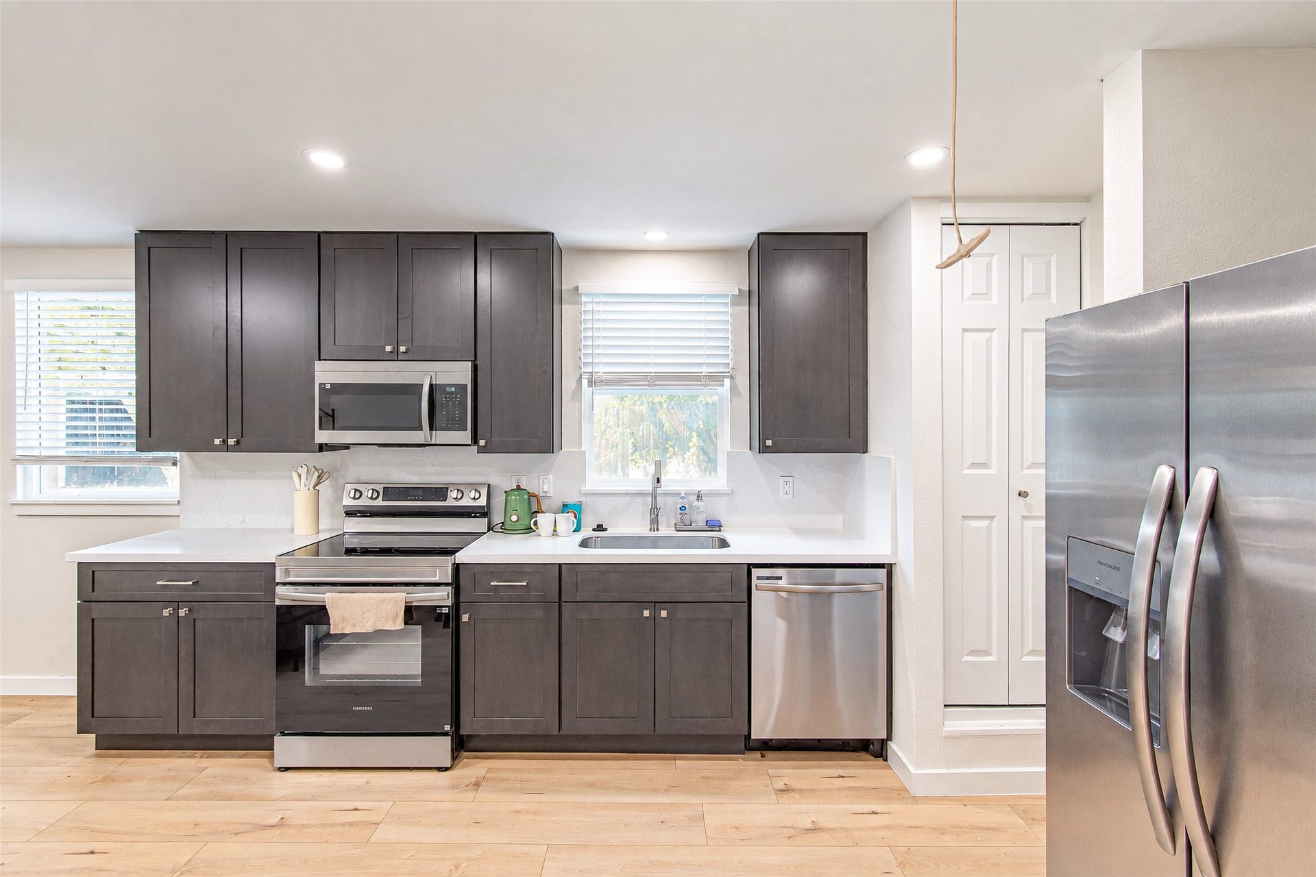 5326 De Lange Lane, Houston, TX 77092 5326 De Lange Lane, Houston, TX 77092