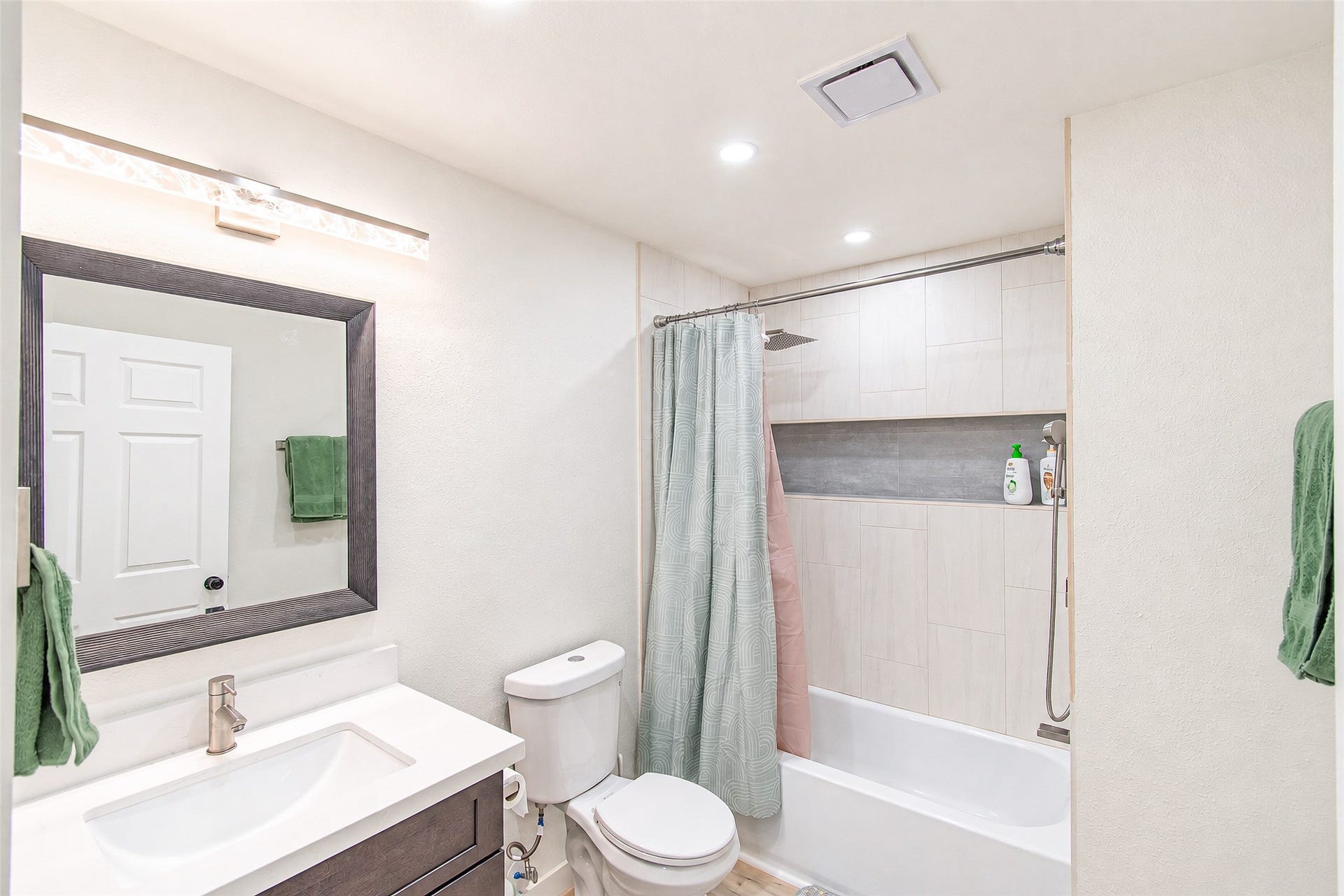 5326 De Lange Lane, Houston, TX 77092 5326 De Lange Lane, Houston, TX 77092