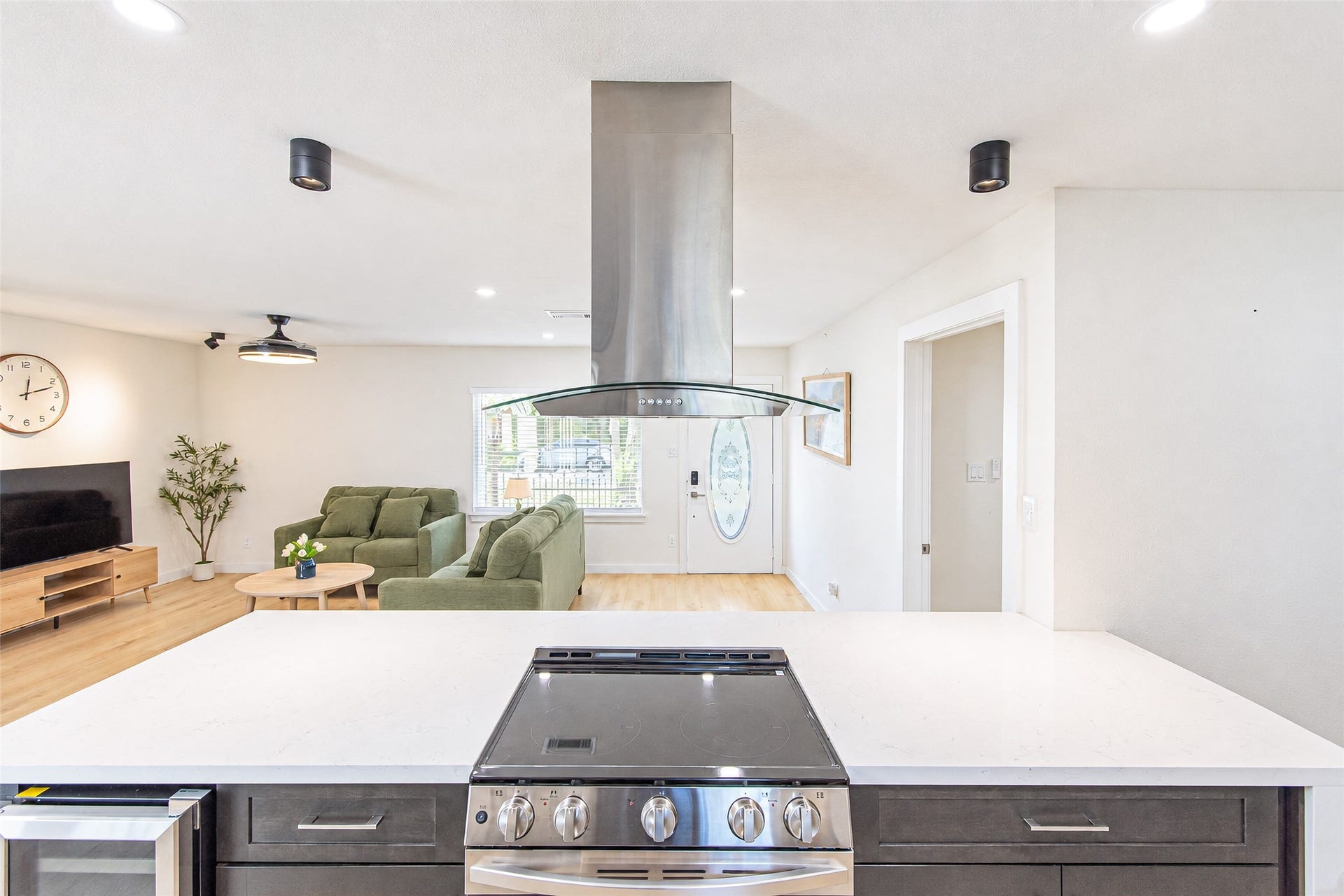 5326 De Lange Lane, Houston, TX 77092 5326 De Lange Lane, Houston, TX 77092