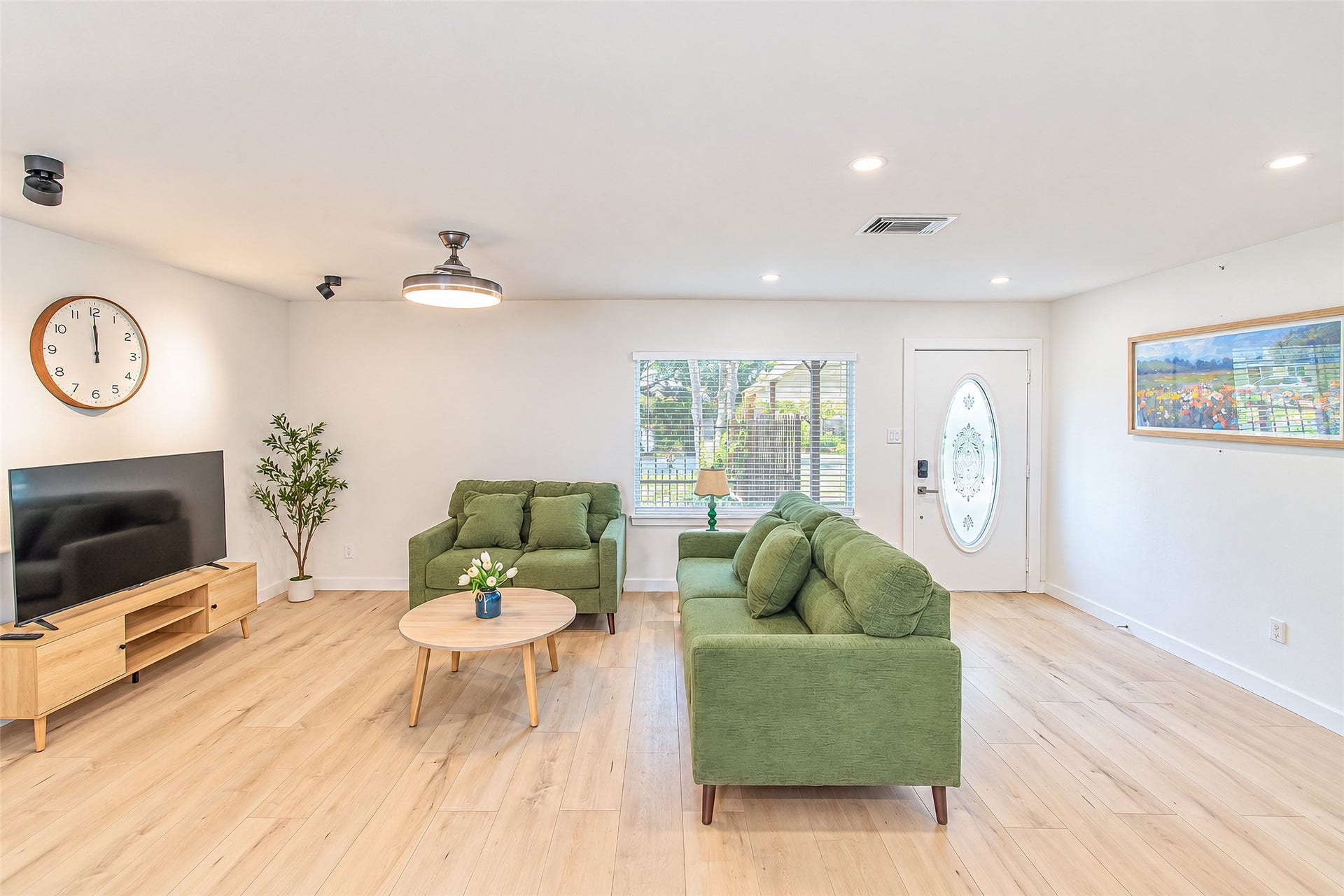 5326 De Lange Lane, Houston, TX 77092 5326 De Lange Lane, Houston, TX 77092