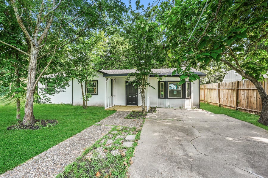 Property photo for 725 Lafayette Street, Hempstead, TX
