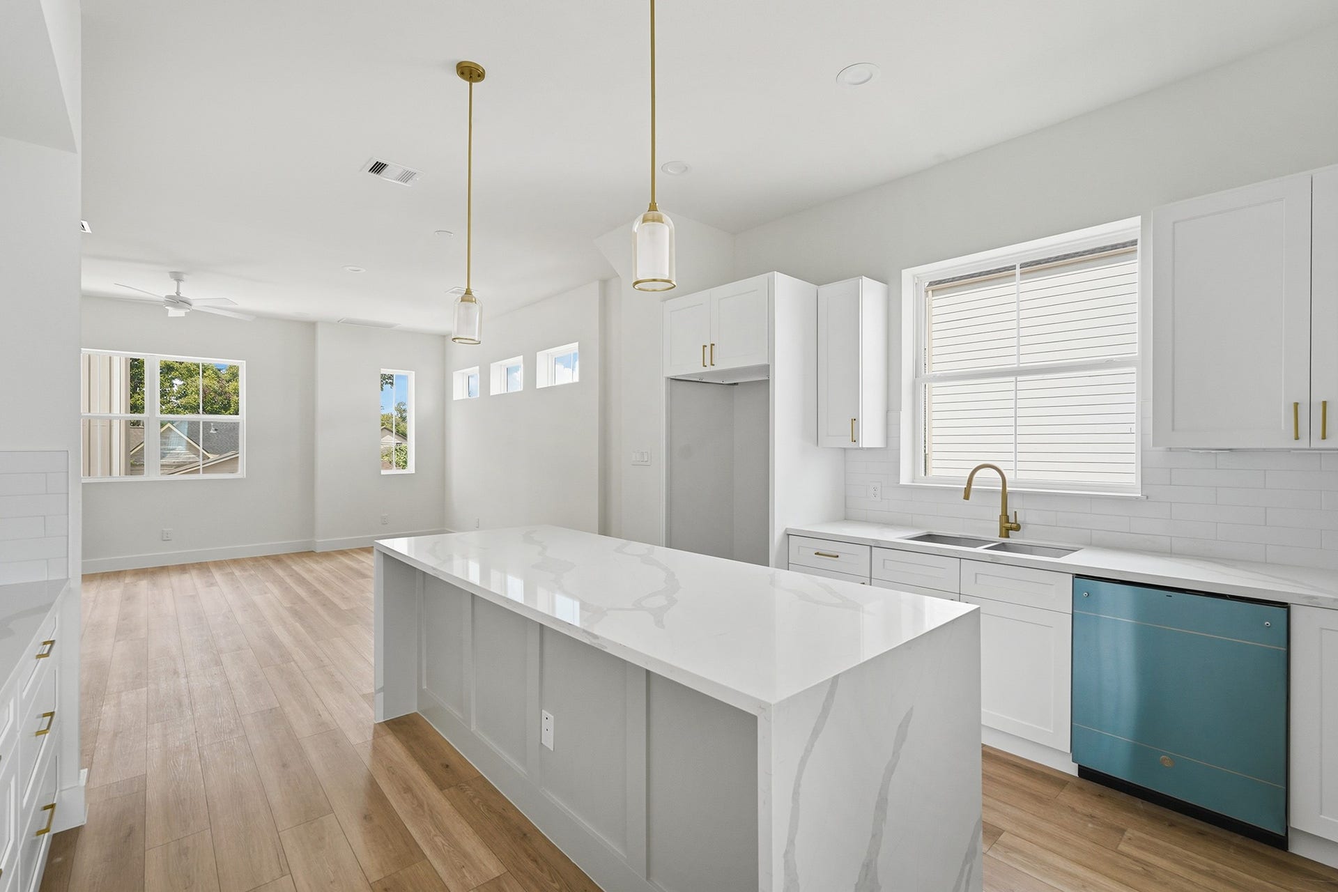 1122 Weiss Street, Houston, TX 77009 1122 Weiss Street, Houston, TX 77009
