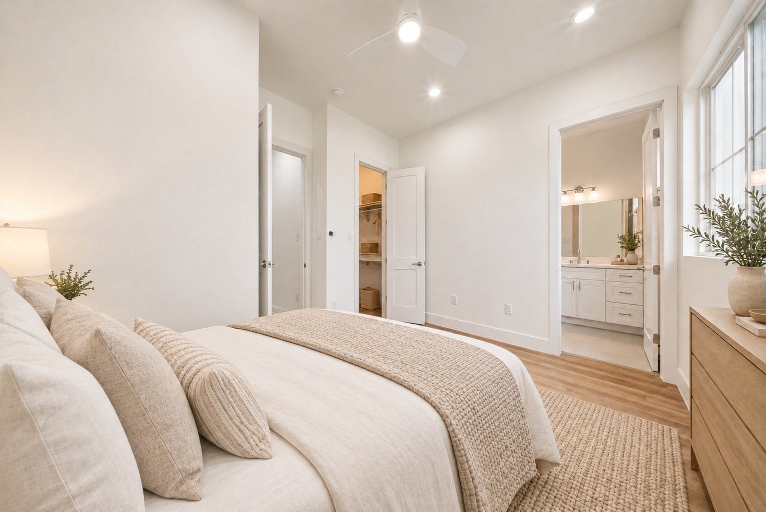1122 Weiss Street, Houston, TX 77009 Upstairs secondary bed