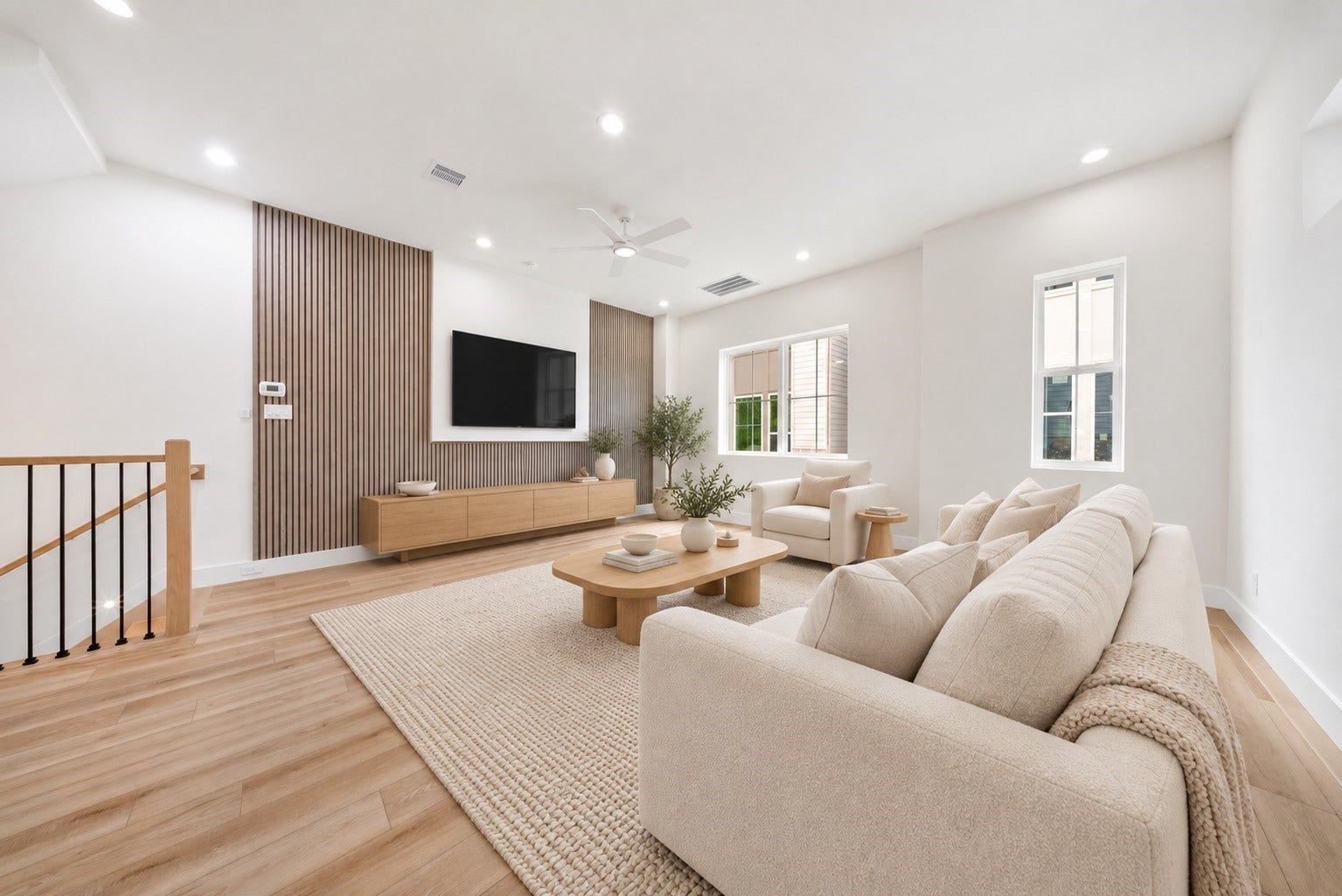 1122 Weiss Street, Houston, TX 77009 Liiving area