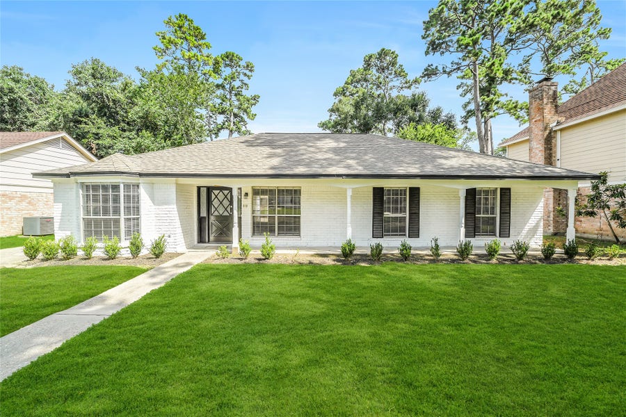 Property photo for 810 Maranon Lane, Houston, TX