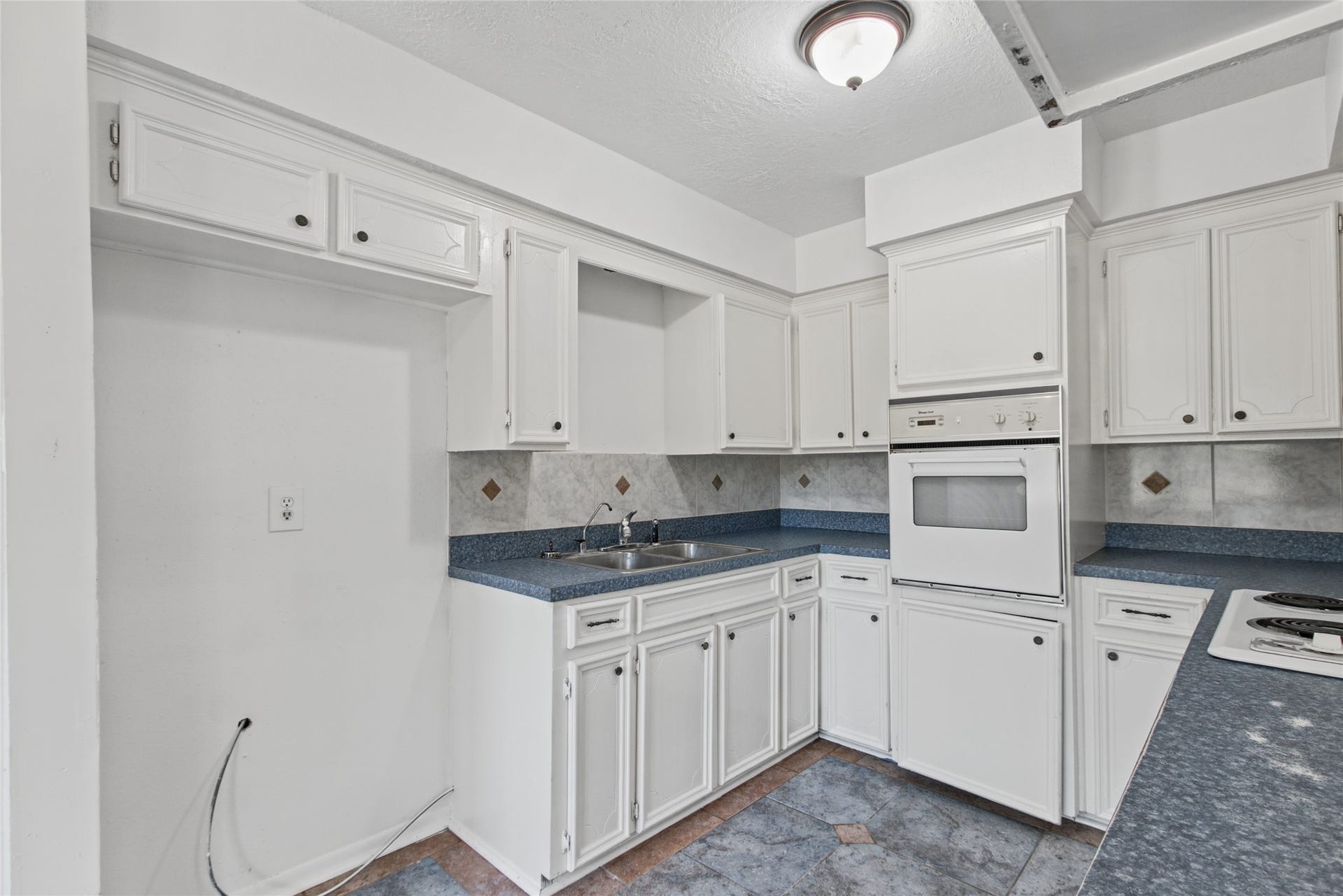 5502 Wickwillow Lane, Alvin, TX 77511 5502 Wickwillow Lane, Alvin, TX 77511