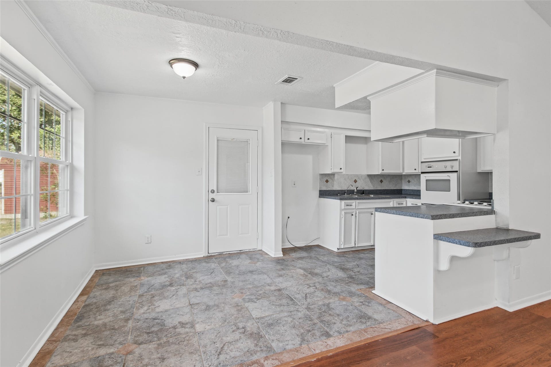 5502 Wickwillow Lane, Alvin, TX 77511 5502 Wickwillow Lane, Alvin, TX 77511