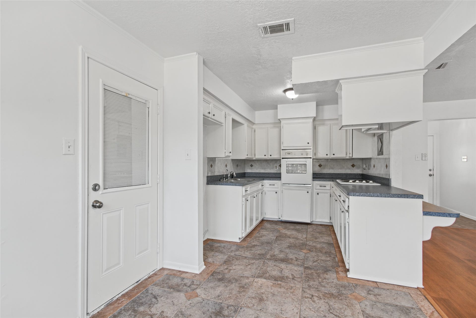 5502 Wickwillow Lane, Alvin, TX 77511 5502 Wickwillow Lane, Alvin, TX 77511
