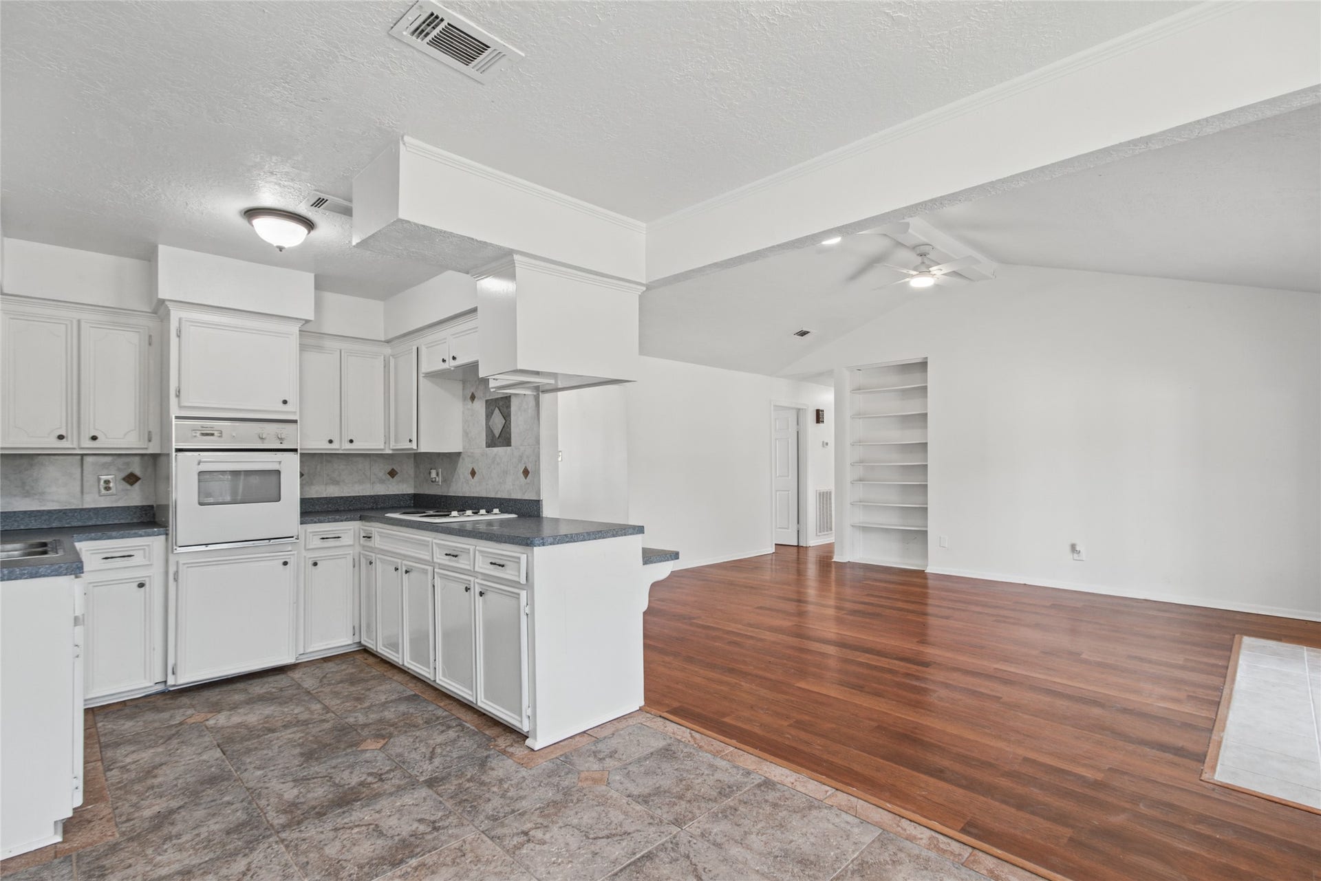 5502 Wickwillow Lane, Alvin, TX 77511 5502 Wickwillow Lane, Alvin, TX 77511