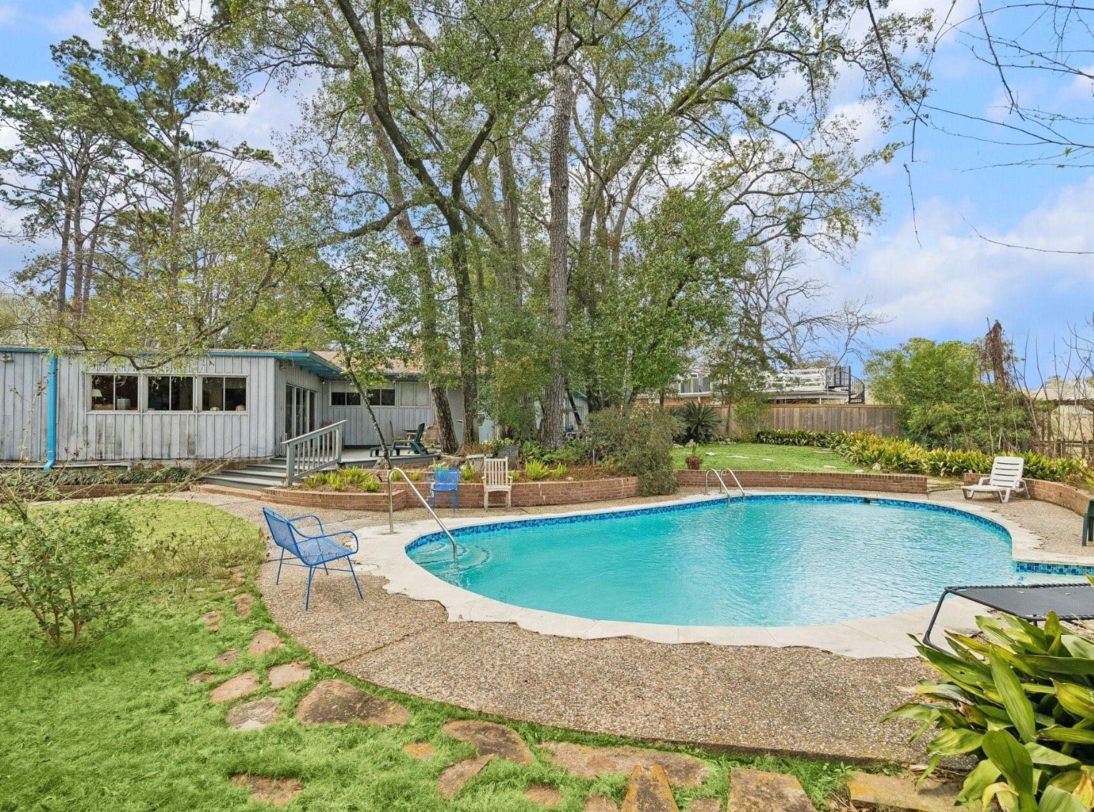 202 Pine Hollow Lane, Houston, TX 77056