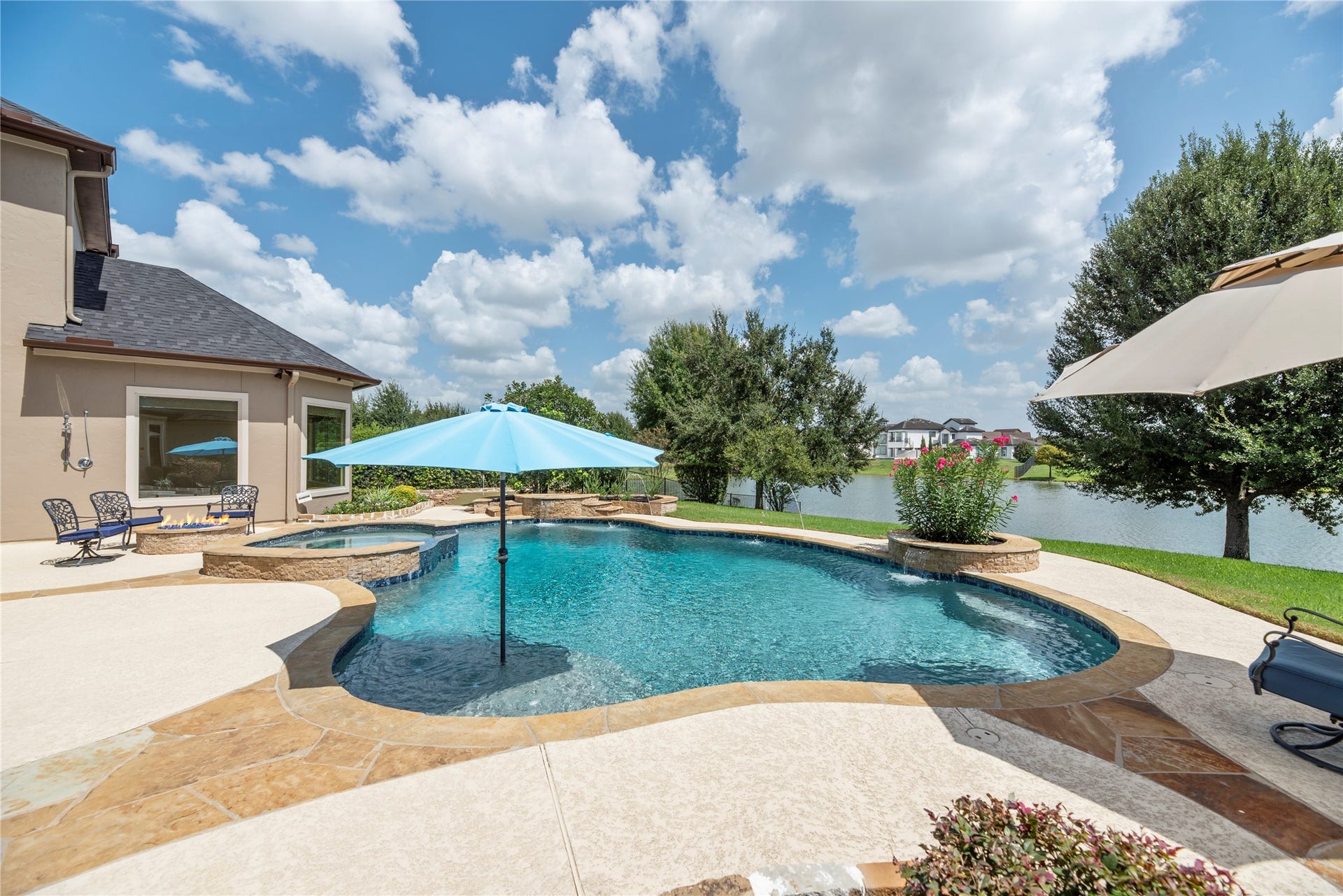 10114 E Frio River Circle N, Cypress, TX 77433 Pictures were taken at 1pm, it gets shady a couple hours later