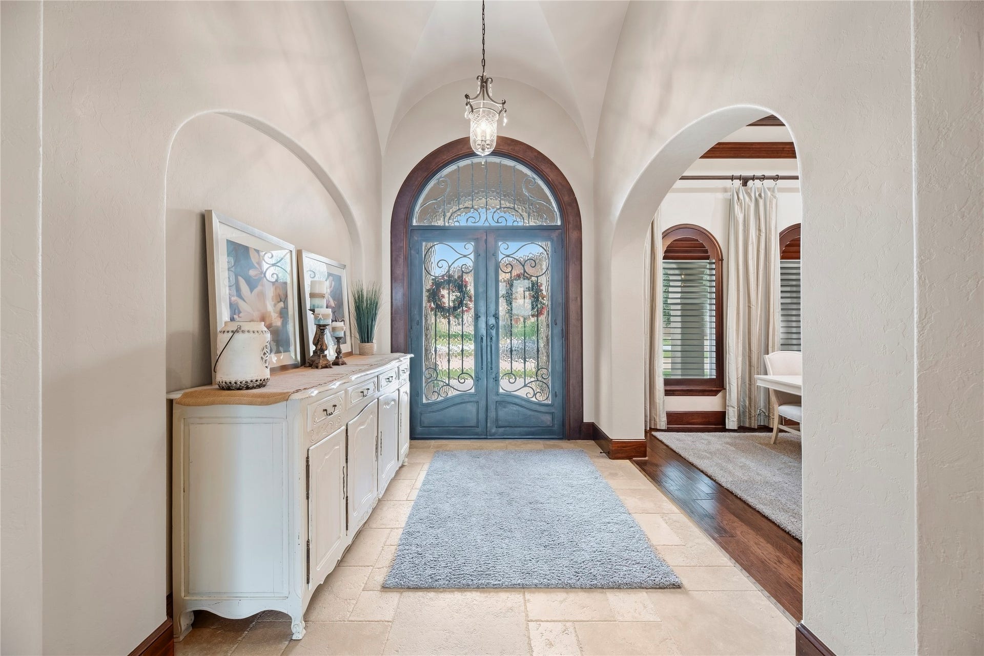 10114 E Frio River Circle N, Cypress, TX 77433 Elegant foyer with groin vault ceiling