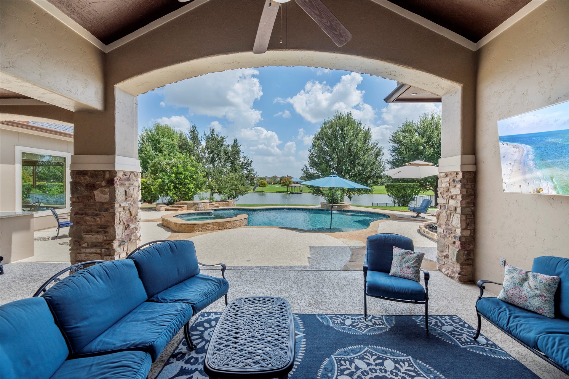 10114 E Frio River Circle N, Cypress, TX 77433 This is the outdoor living space dreams are made of !
