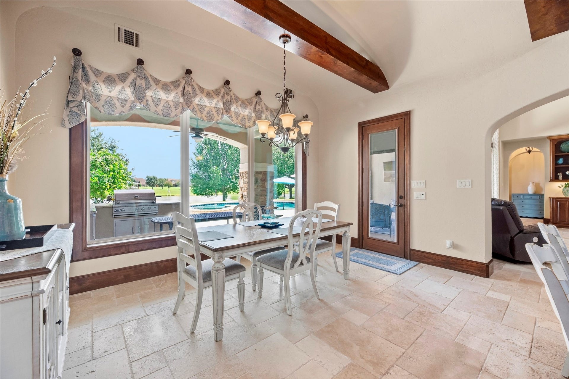 10114 E Frio River Circle N, Cypress, TX 77433 Casual dining 15 ft wide, can seat 10