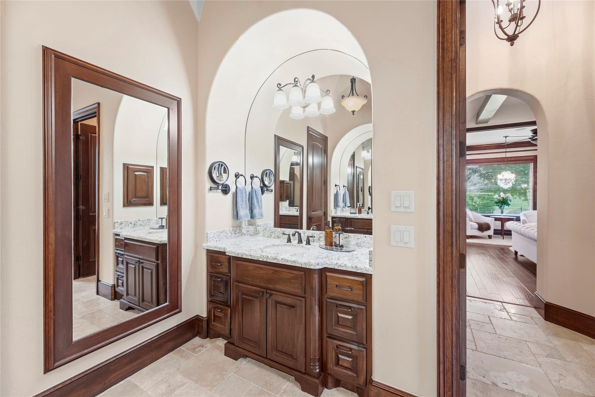 10114 E Frio River Circle N, Cypress, TX 77433 Ladies' vanity with full length mirror