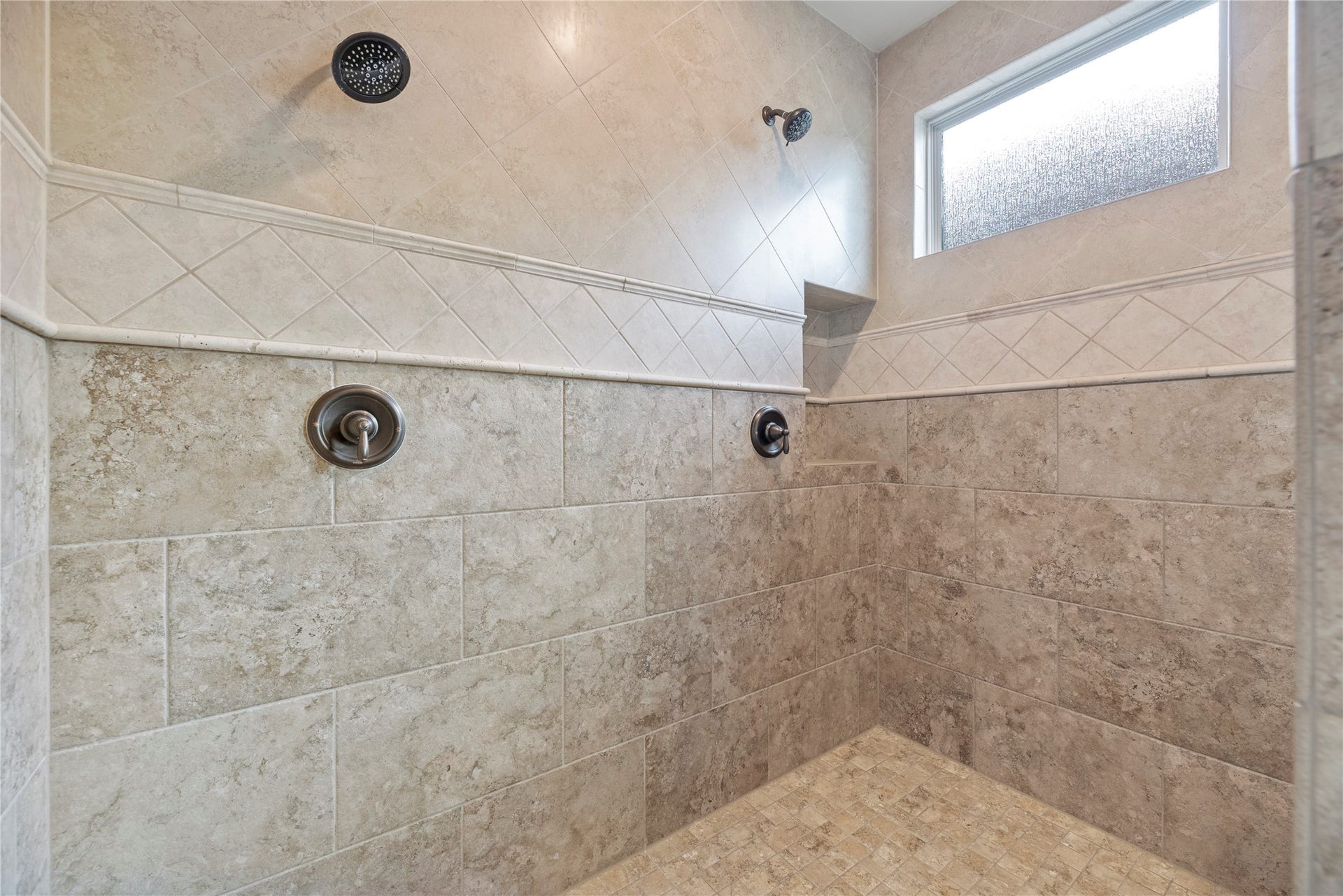 10114 E Frio River Circle N, Cypress, TX 77433 Beautiful large shower