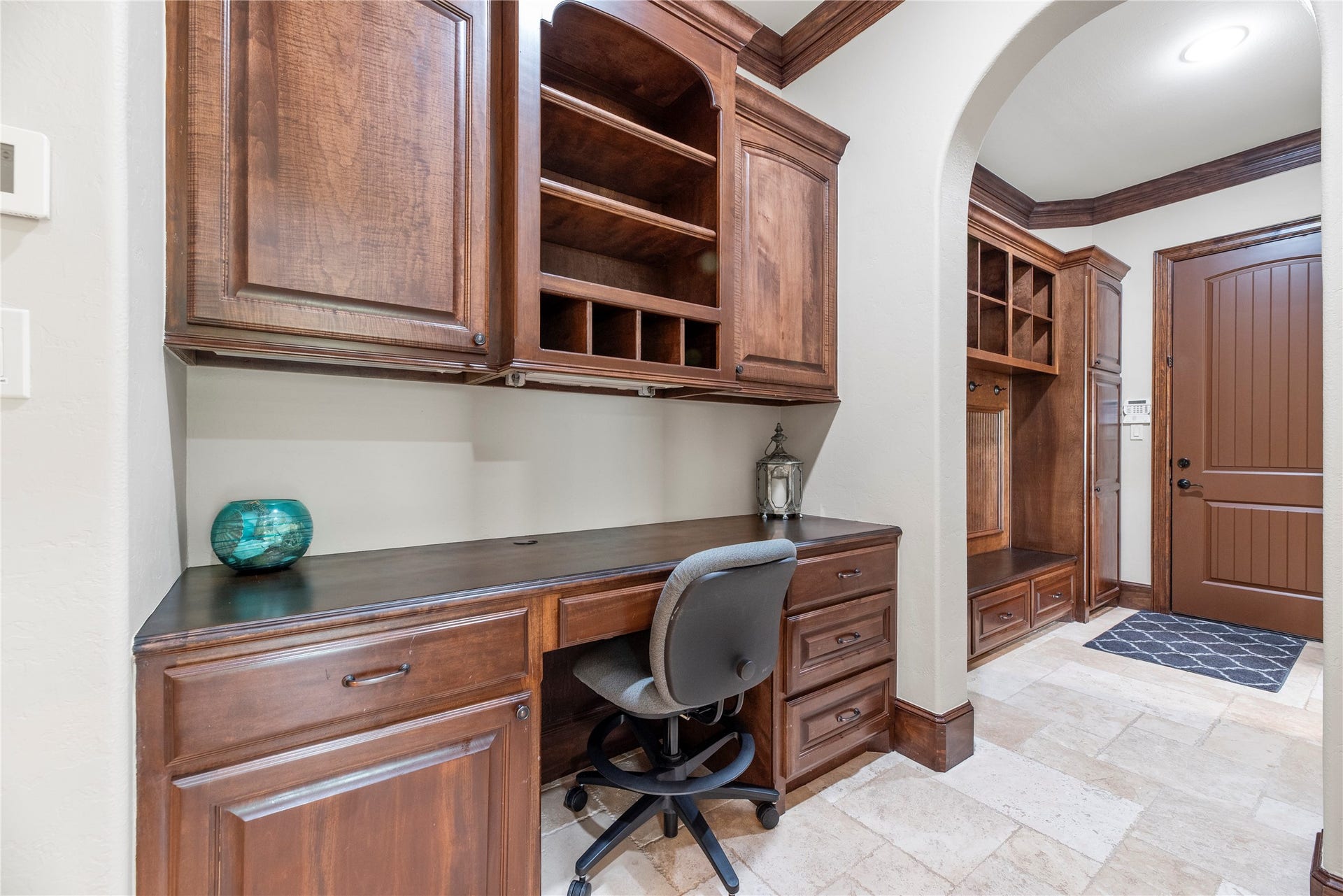 10114 E Frio River Circle N, Cypress, TX 77433 Desk right by the kitchen
