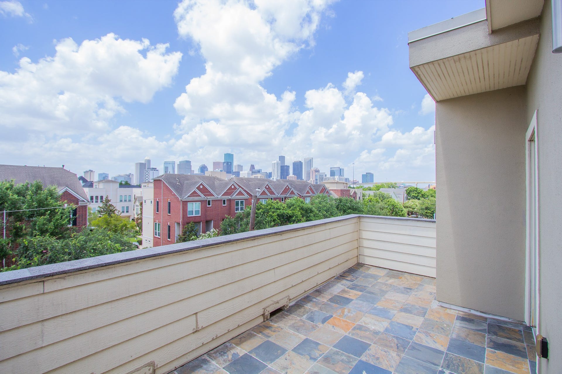 2315 Bastrop Street, Houston, TX 77004 Spectacular terrace view of downtown Houston!